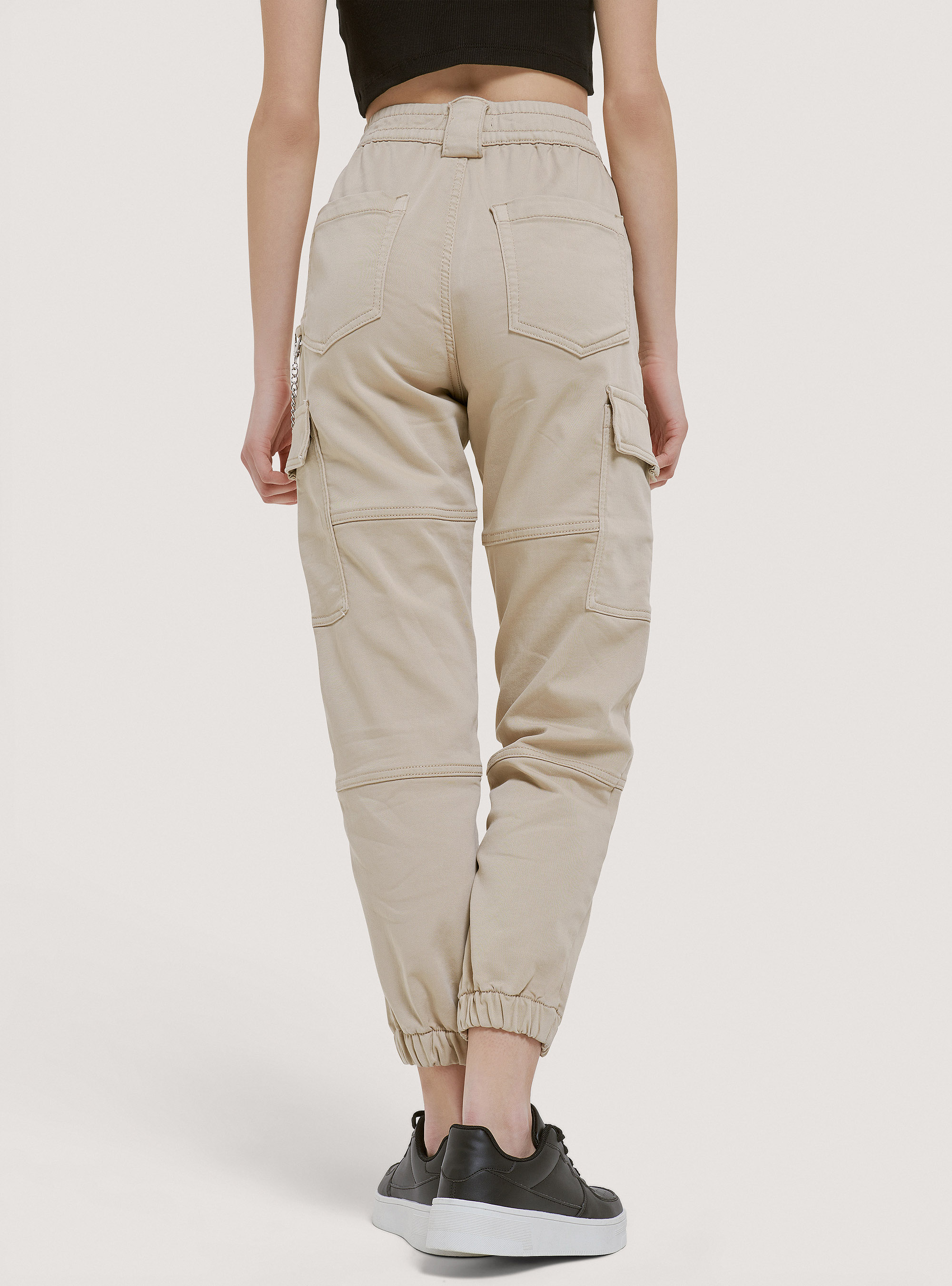 Jogger with large pockets and chain, BEIGE