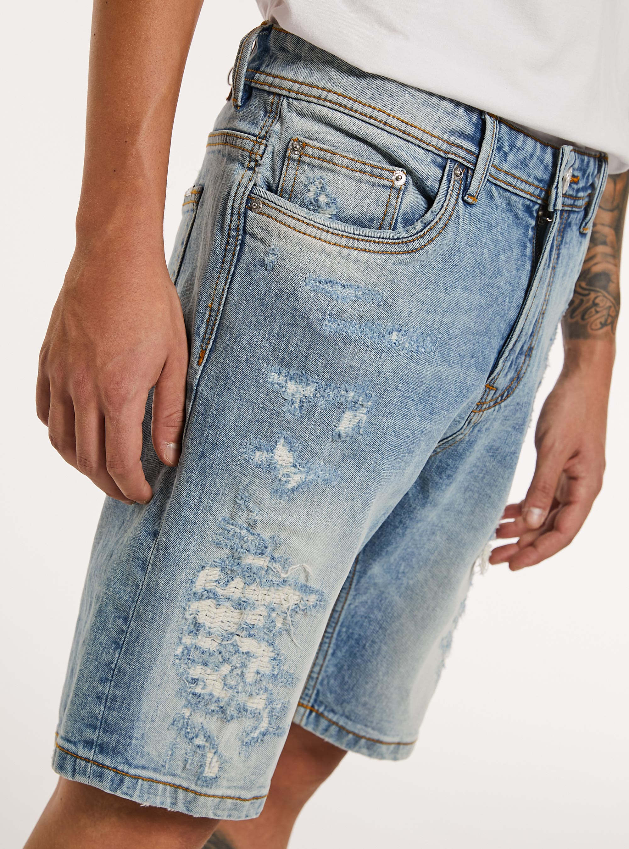 Stretch denim slim fit bermuda shorts with rips, D006 AZURE