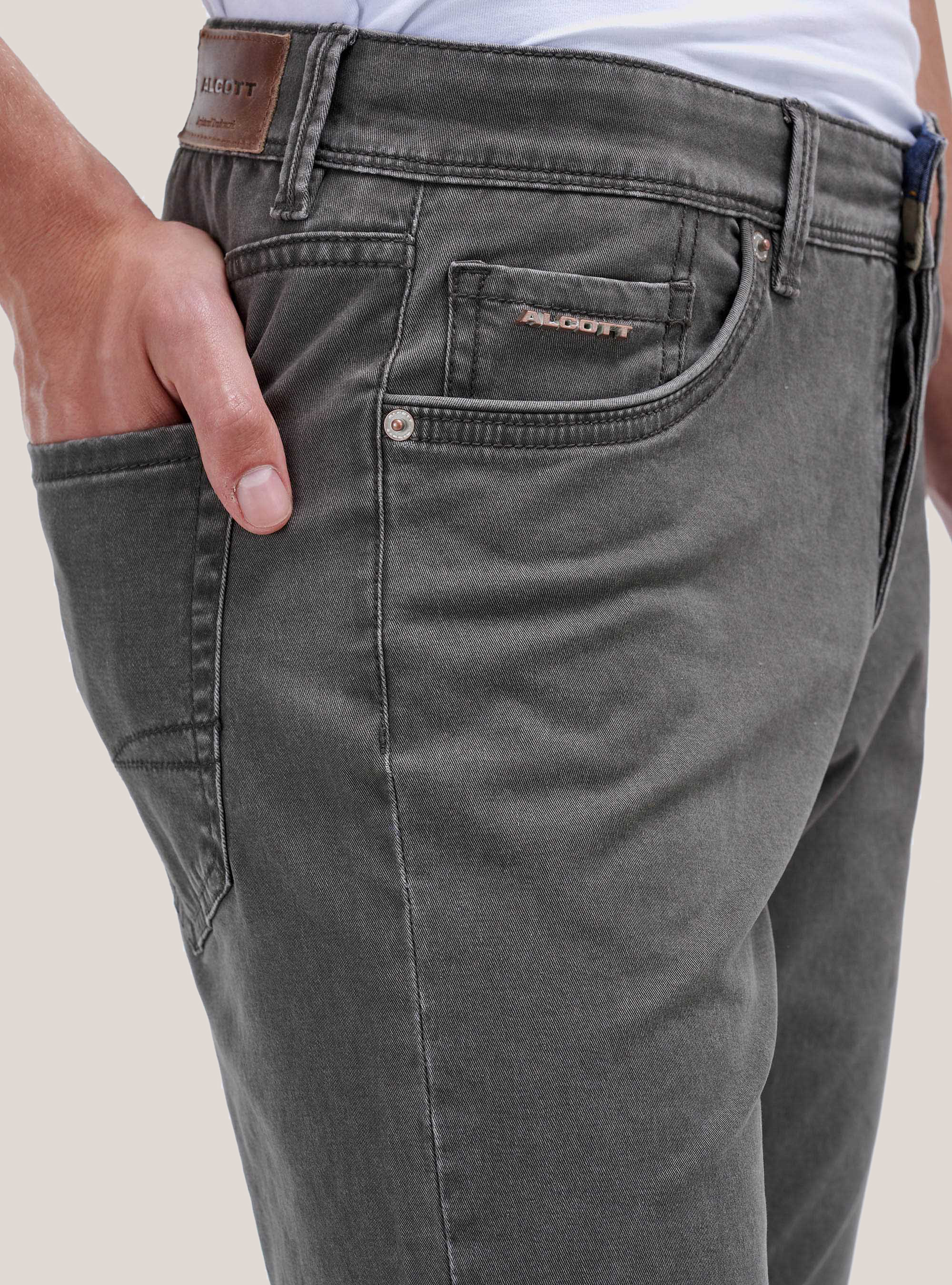 Pantaloni skinny fit in cotone riciclato, MARRONE