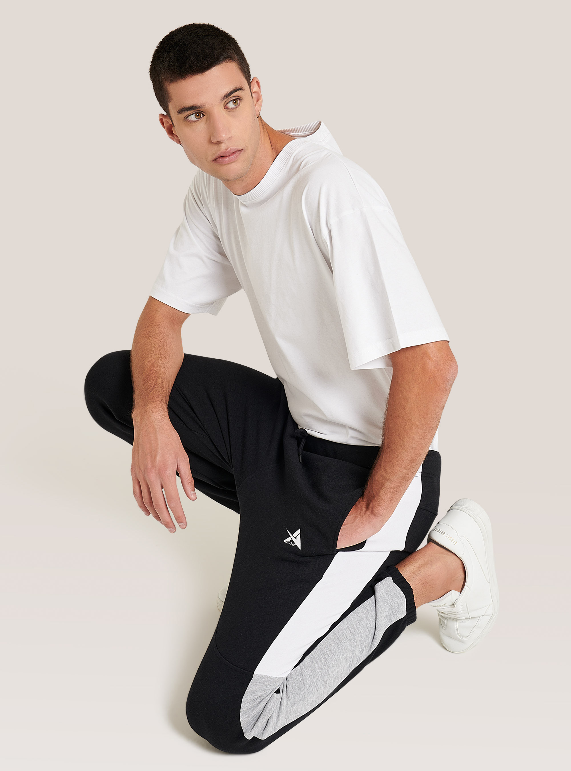 Plush trousers with print, BLACK