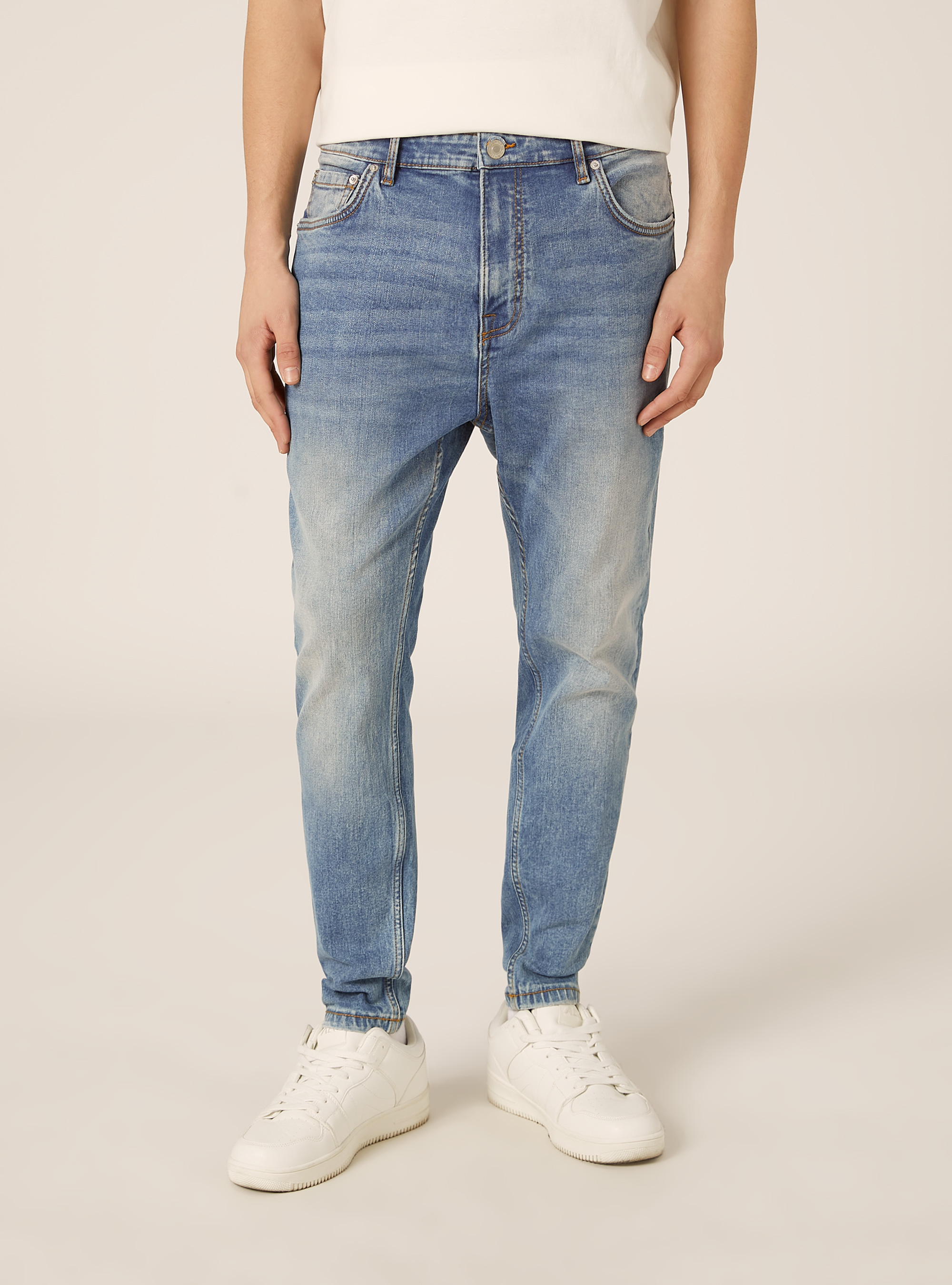 Stretch denim carrot fit jeans, D003 MEDIUM BLUE