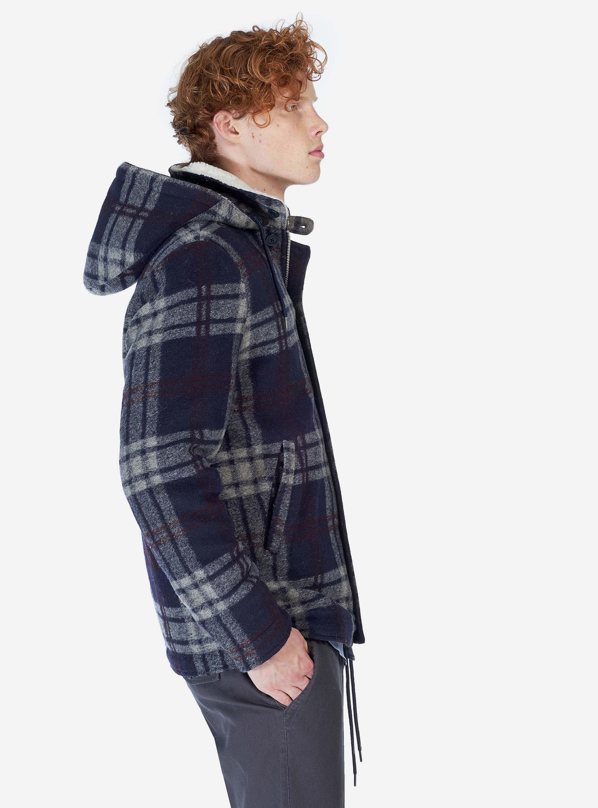 CAZADORA A CUADROS CON INTERIOR EN PIEL DE OVEJA, AZUL MARINO