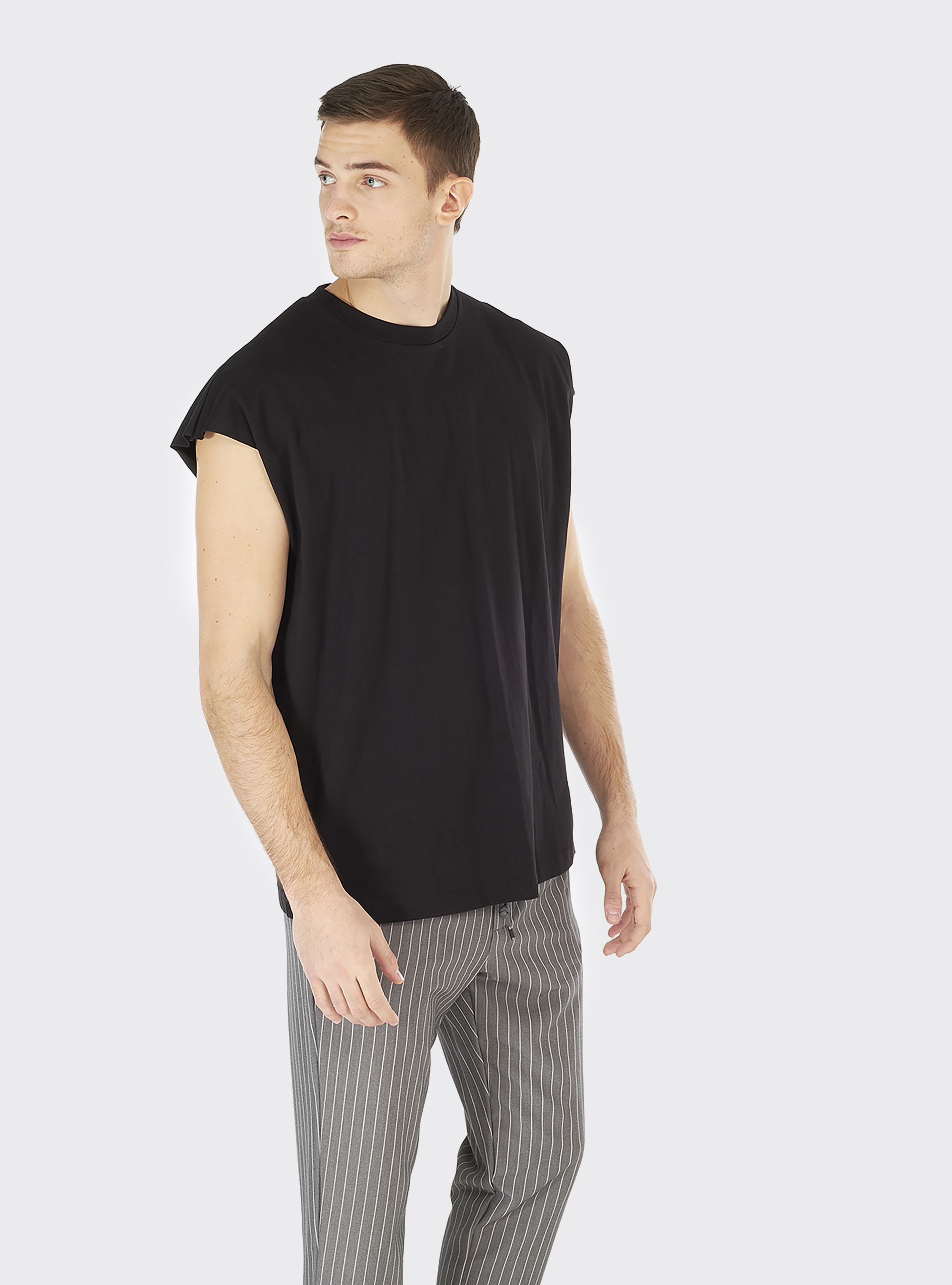 T-shirt basic with short sleeves, BLACK