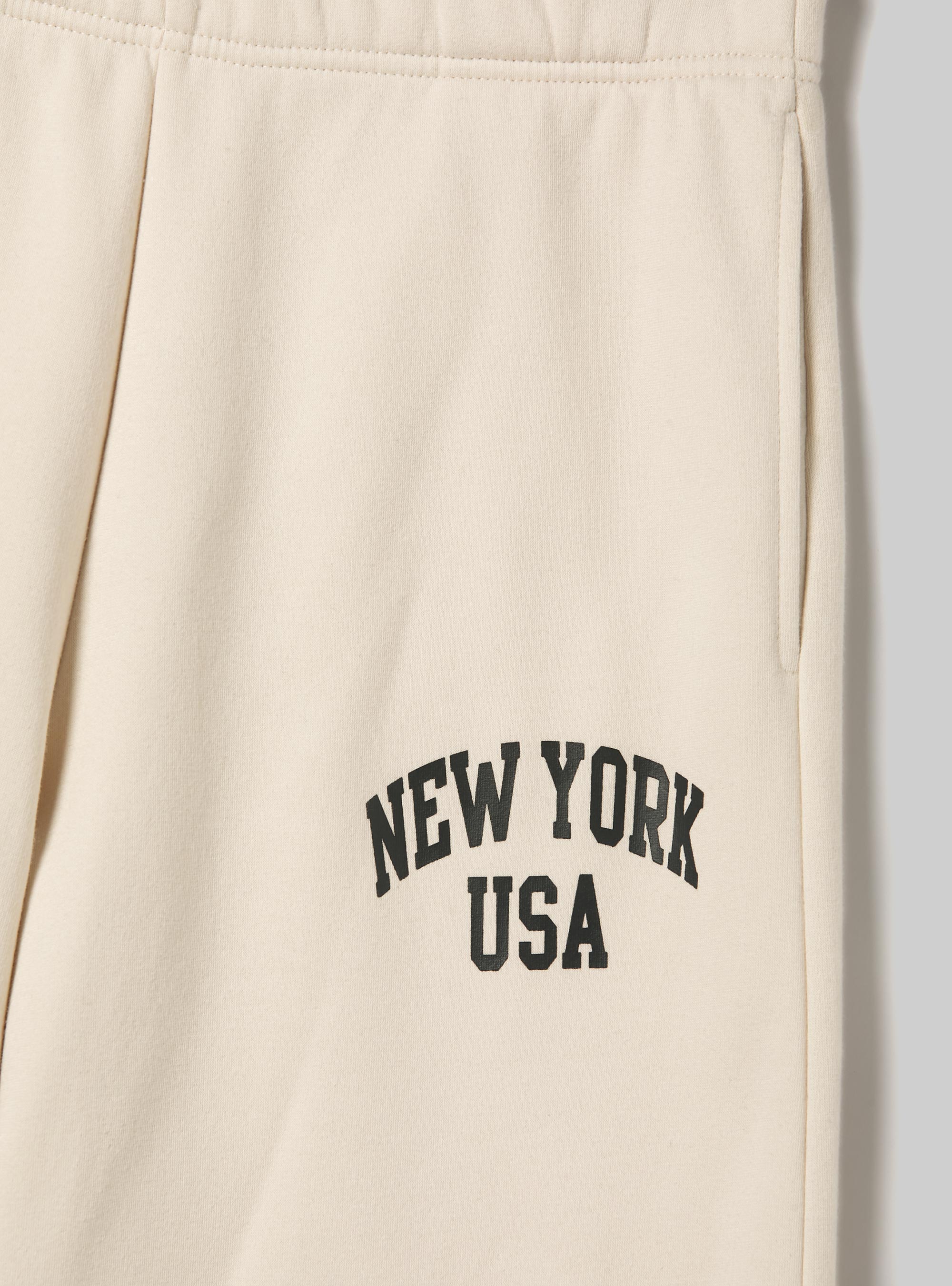 Jogger de pernera ancha college, CR2 CREAM MEDIUM