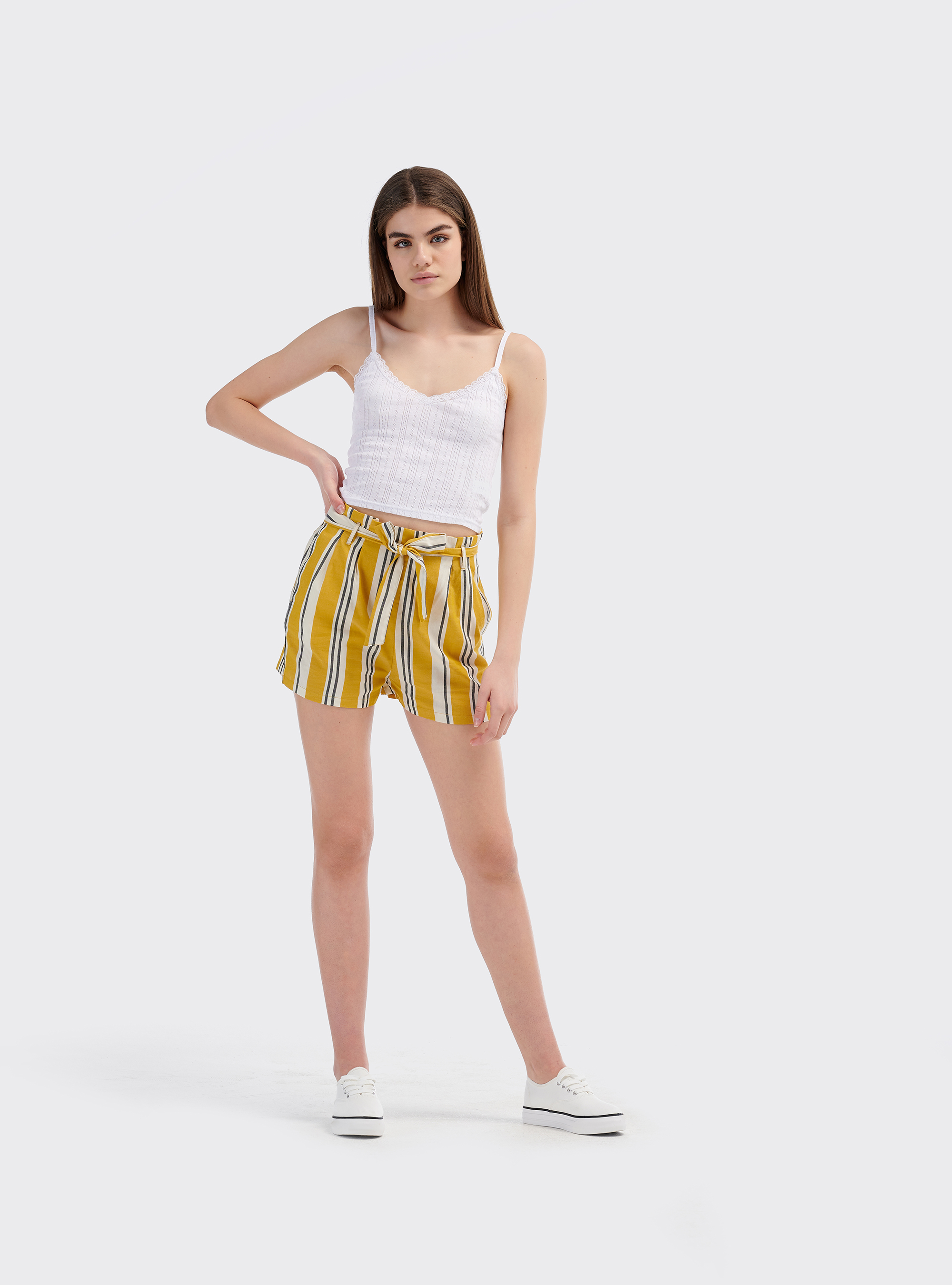 Shorts a righe con cintura, MULTICOLOR