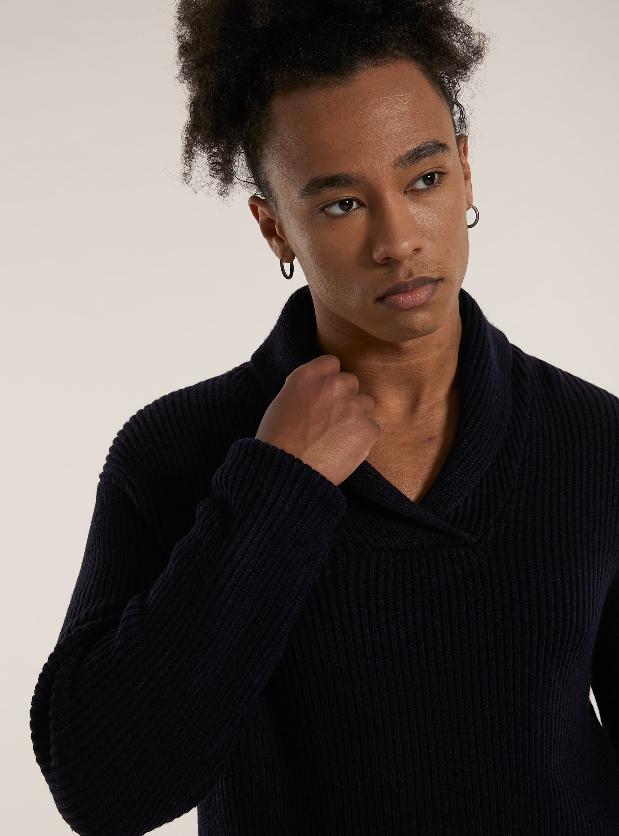 Pullover morbido a coste con colletto in rilievo, NA2 NAVY MEDIUM