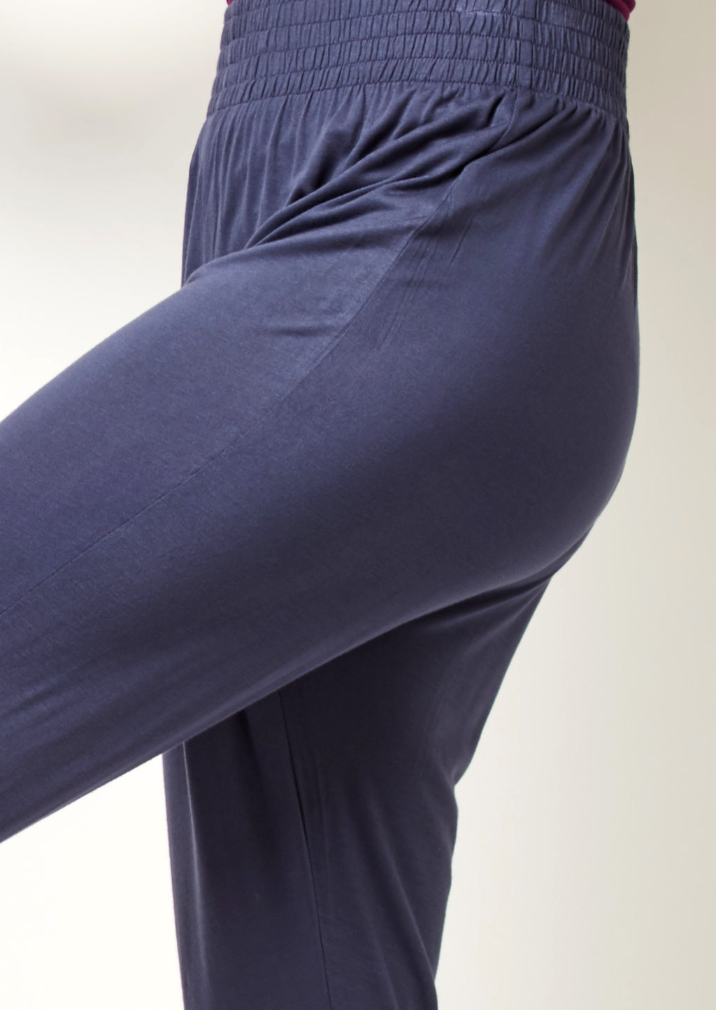 Pantaloni con lavorazione punto smoke, C031 INK