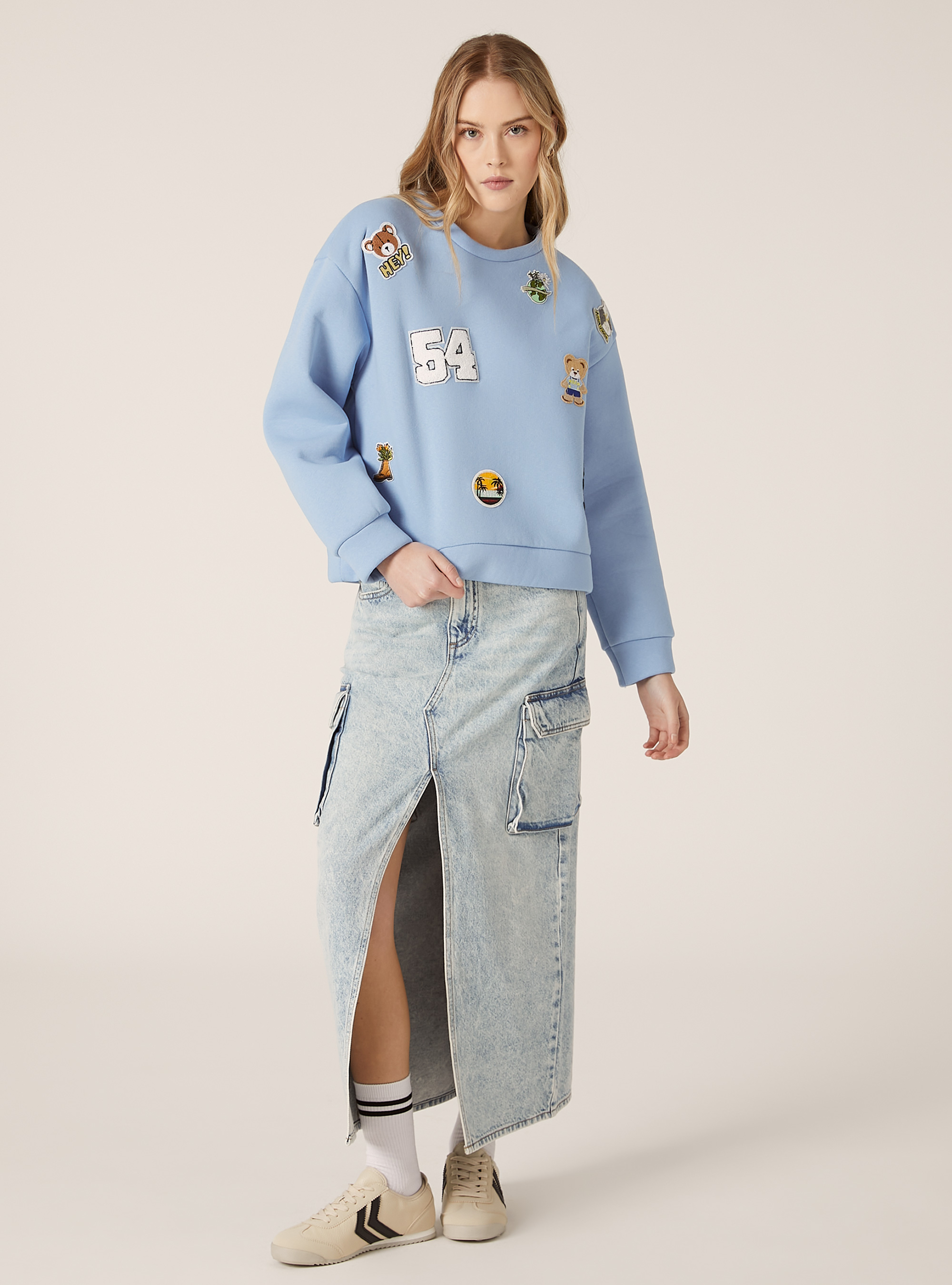 Round-neck sweatshirt with patches, AZ2 AZURE MEDIUM