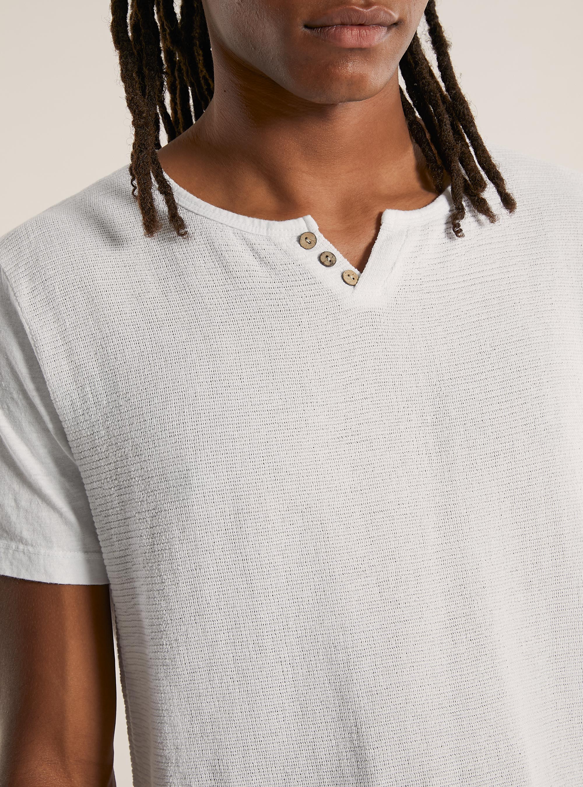 Linen blend T-shirt with v-neck and buttons, WH2 WHITE