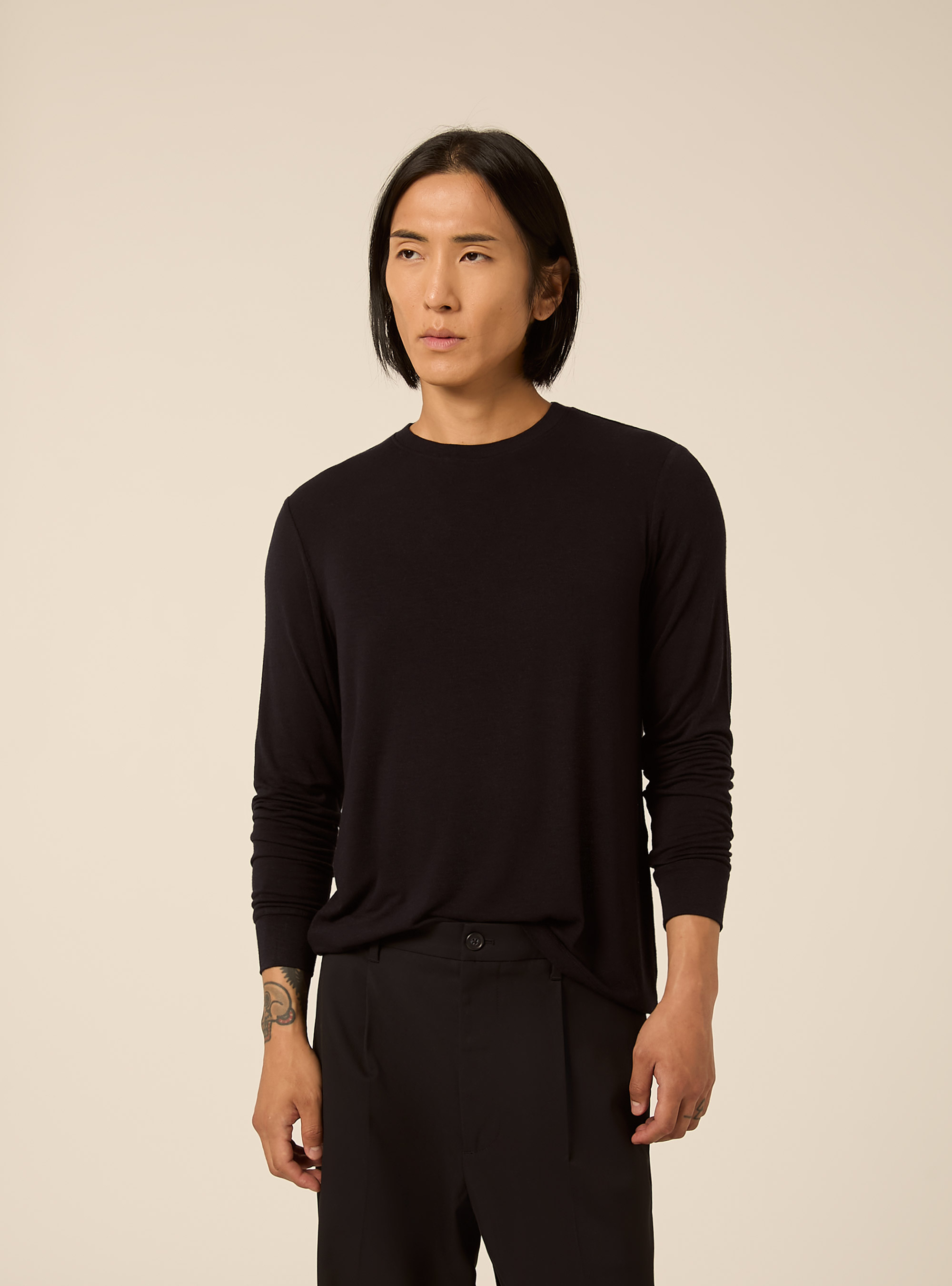 Herren langarmshirt mit rundhalsausschnitt aus cashmere mischgewebe, NA1 NAVY DARK