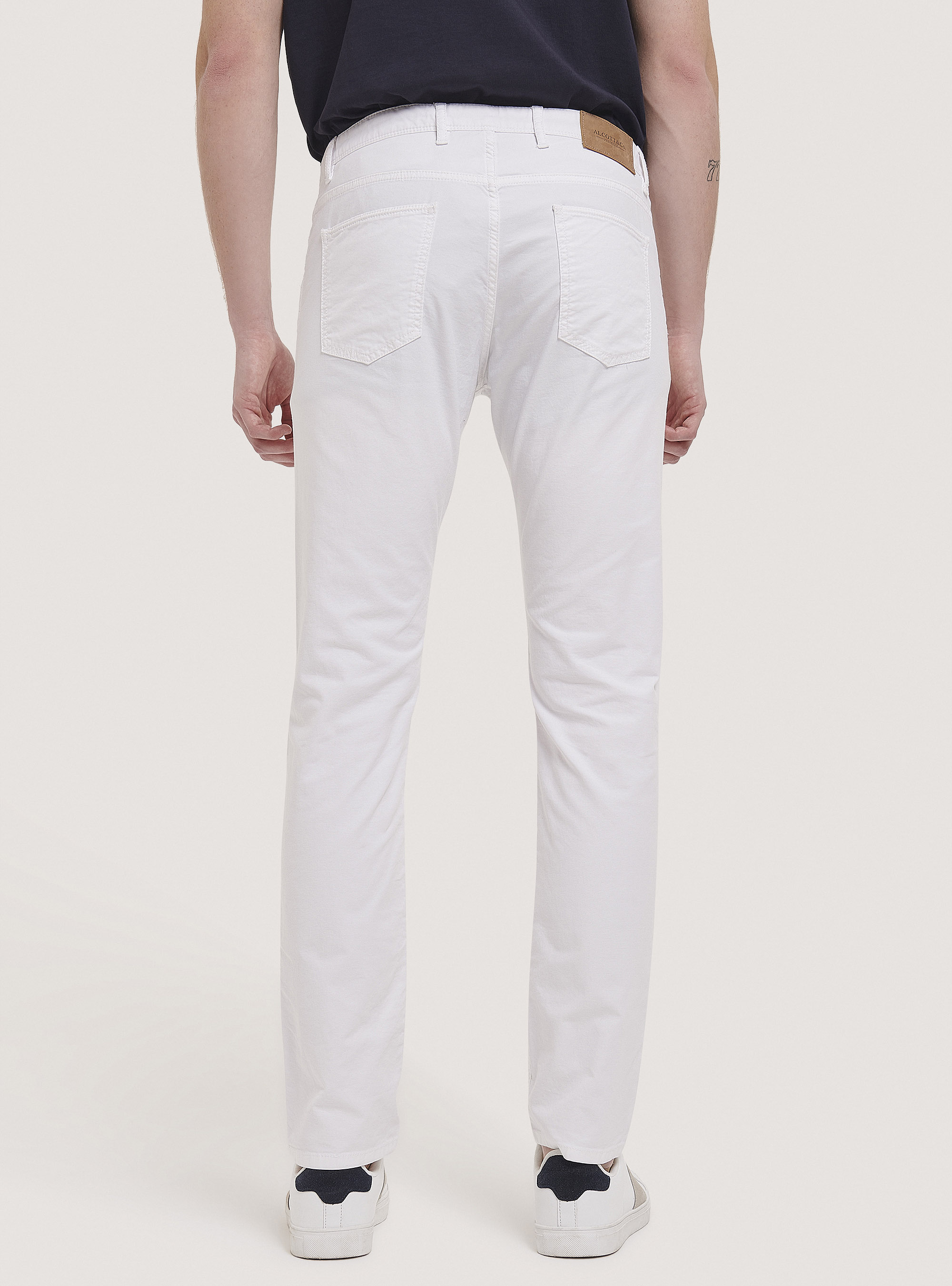 Pantalones slim fit en mezcla de algod&oacute;n, C0056 OFF WHITE