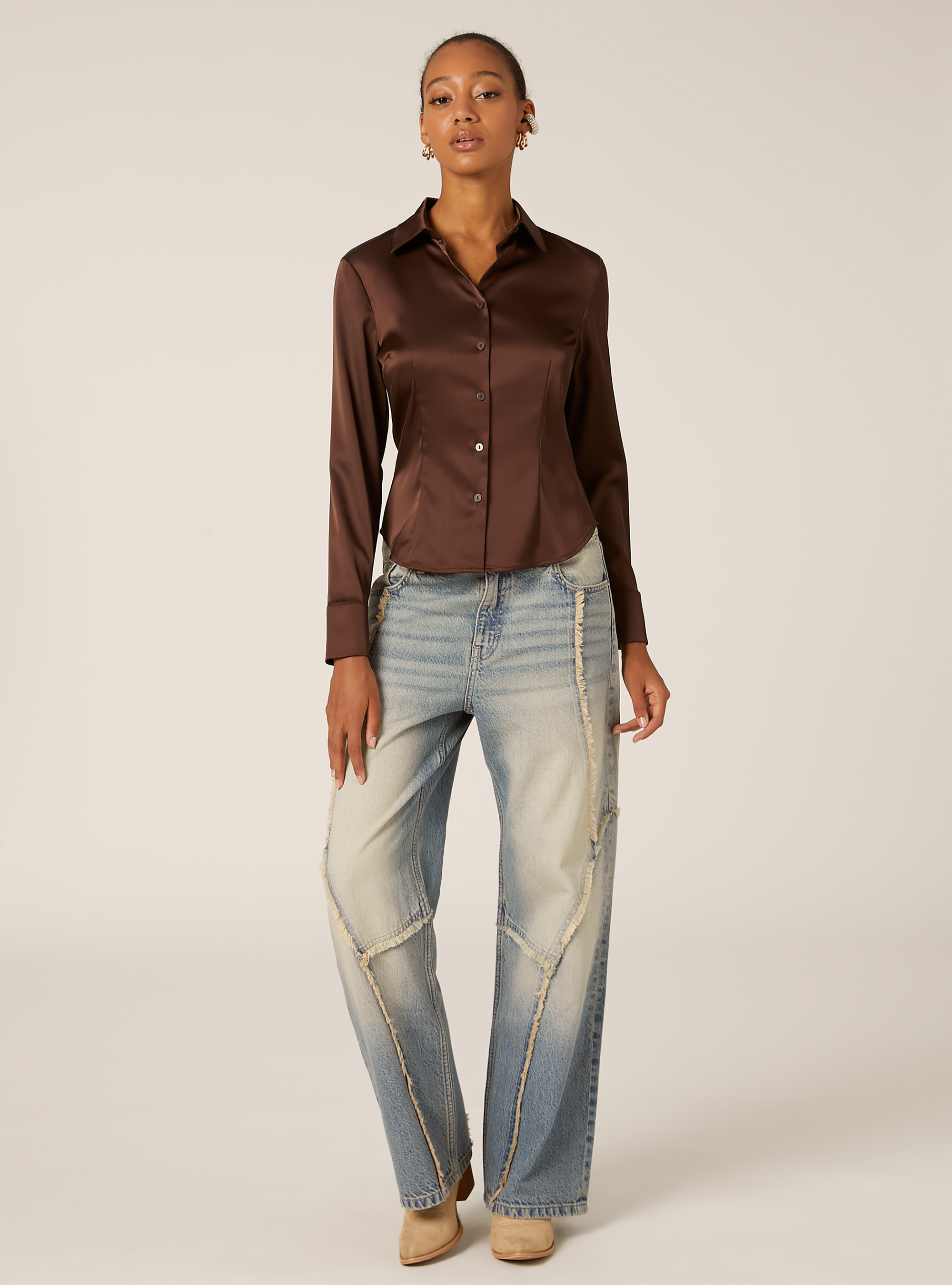 Camisa ajustada satinada, BR2 BROWN MEDIUM