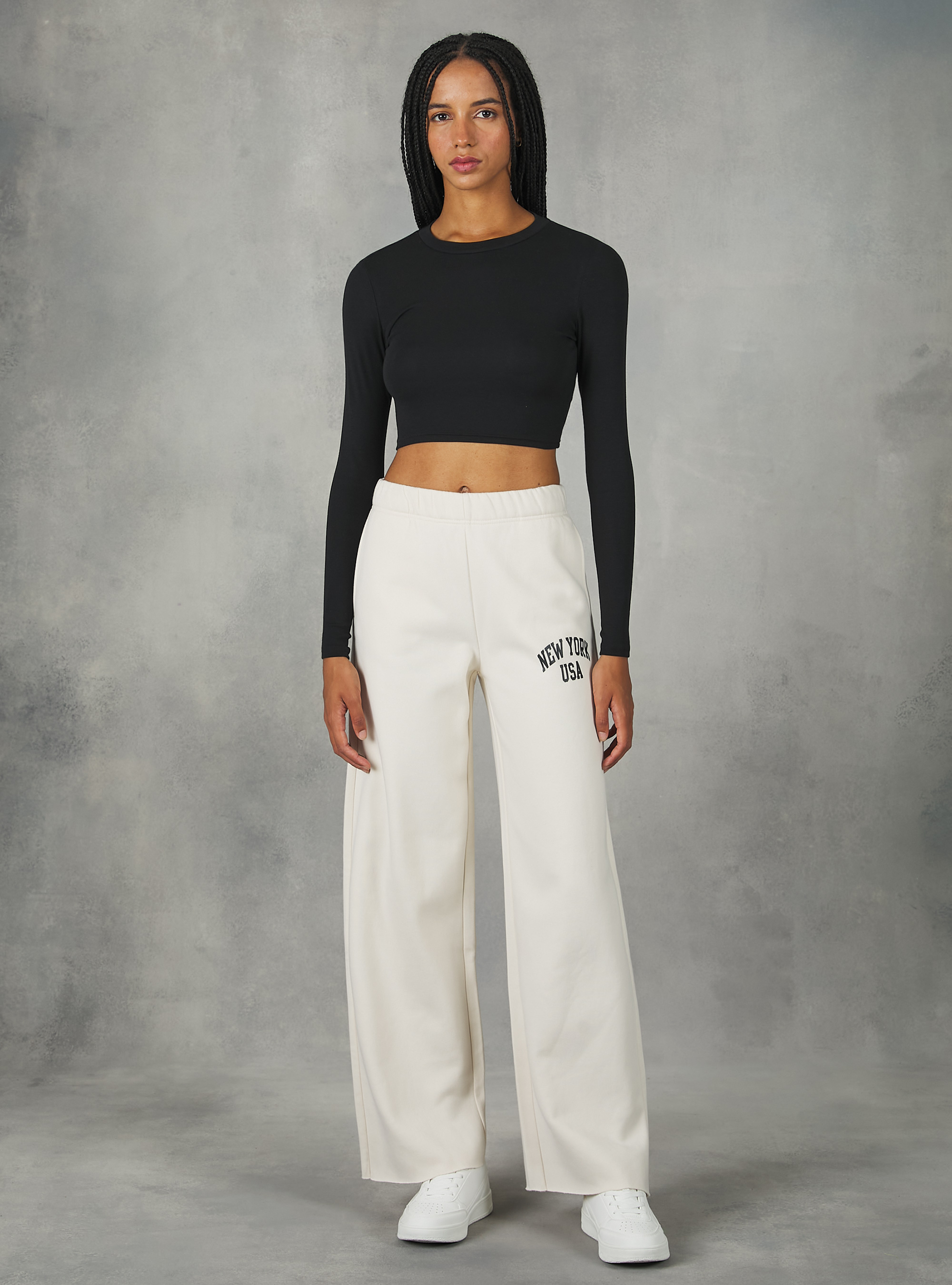 Jogger de pernera ancha college, CR2 CREAM MEDIUM