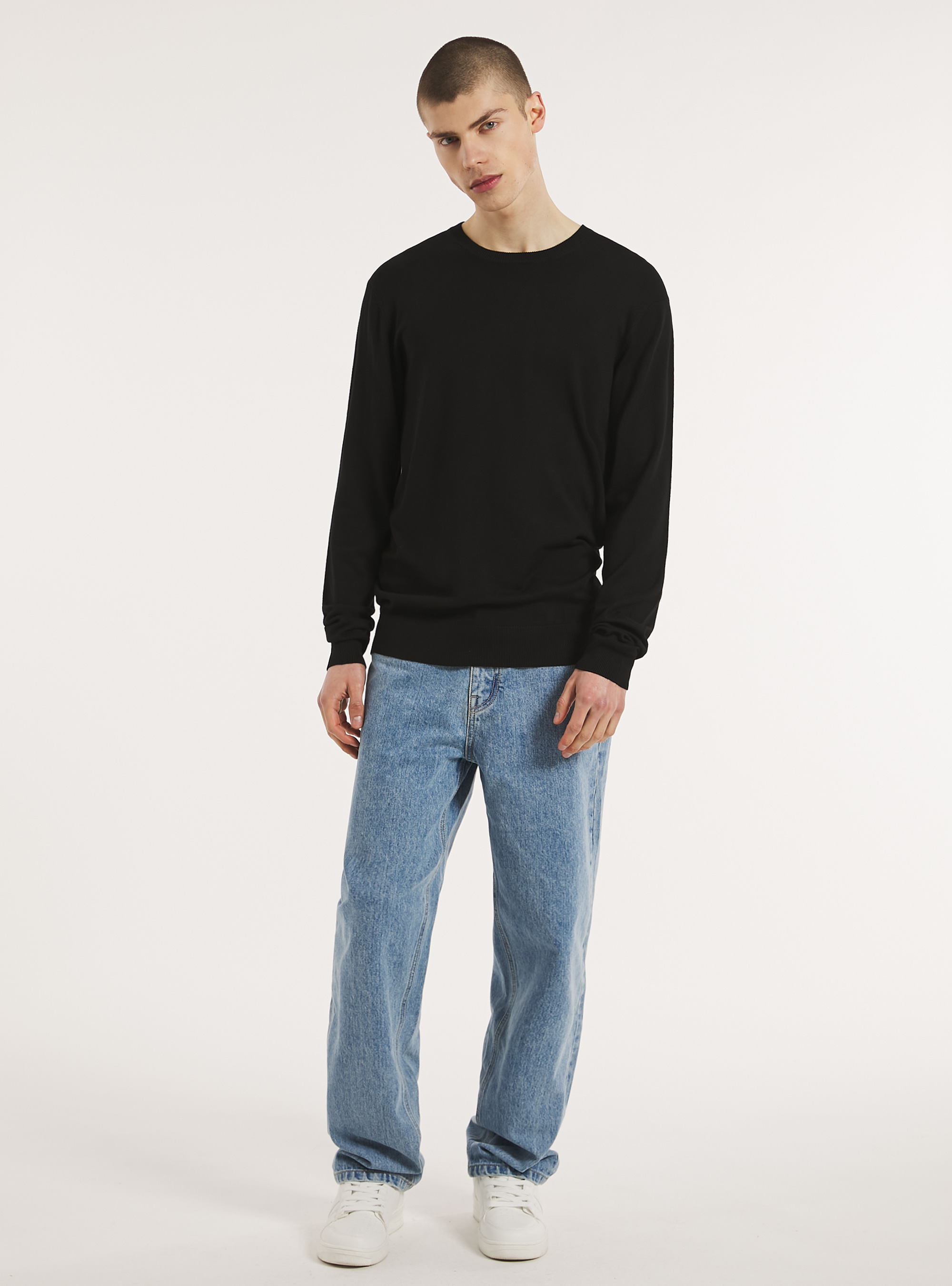 Round-neck pullover made of sustainable viscose Ecovero, BK1 BLACK