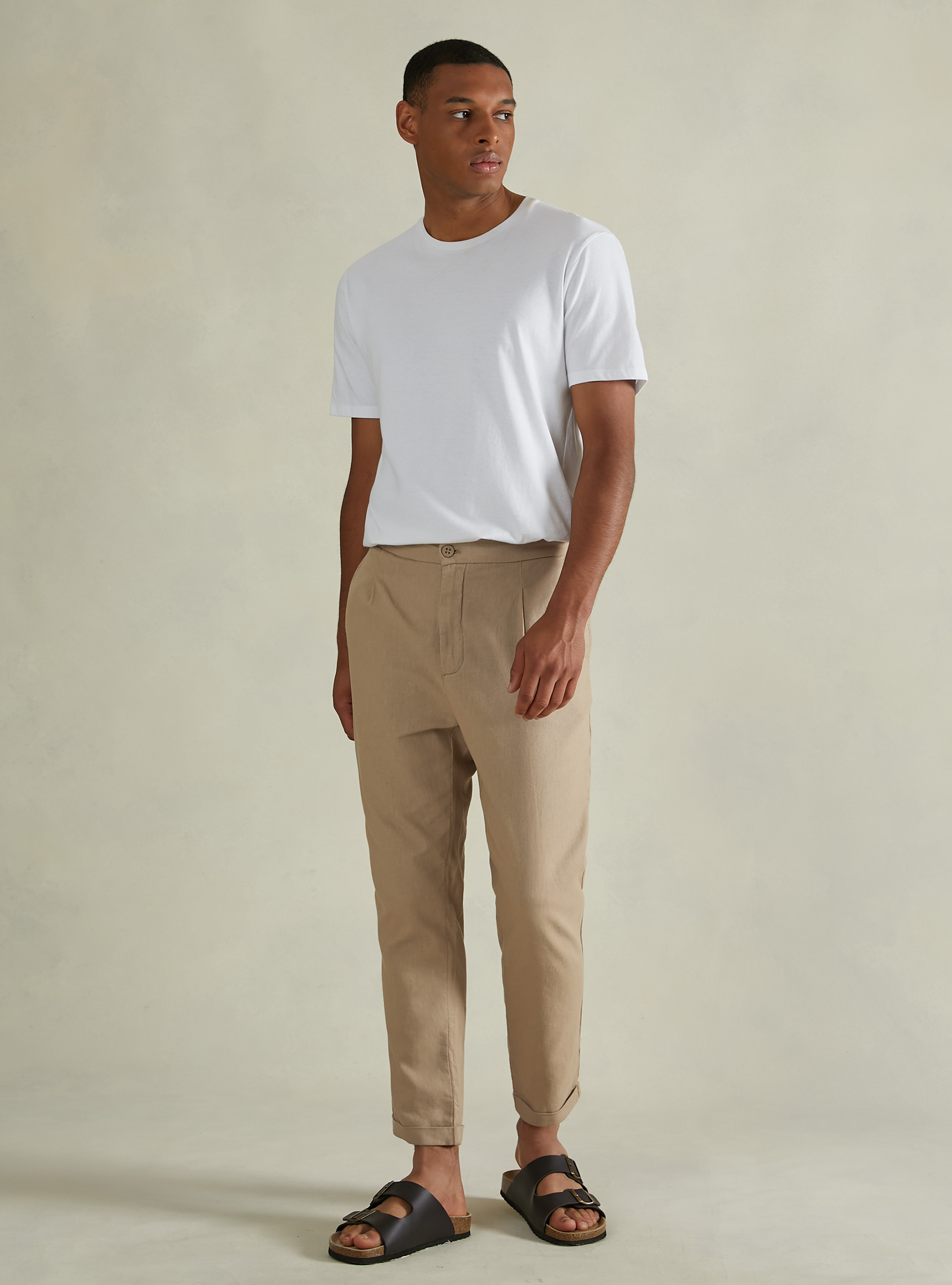Pantalon en lin mélangé avec pinces, BG2 BEIGE MEDIUM