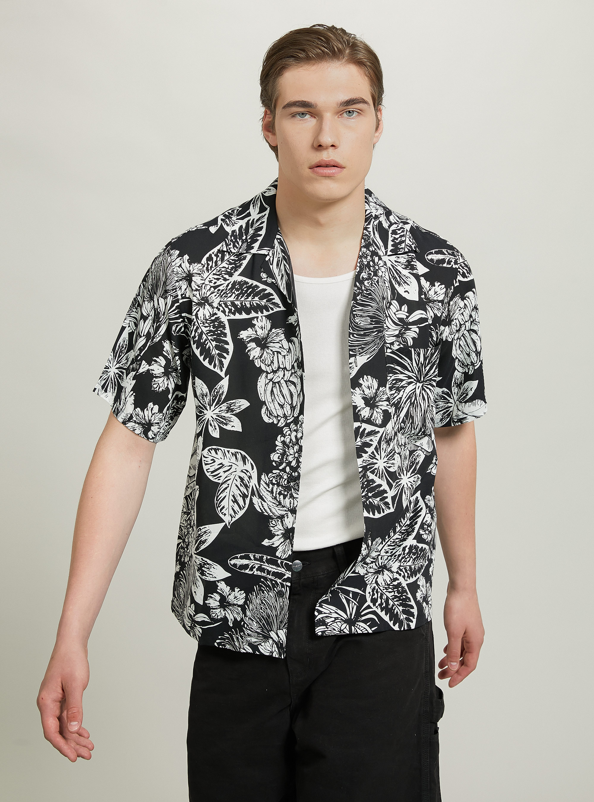 Short-sleeved shirt with print, BK1 BLACK