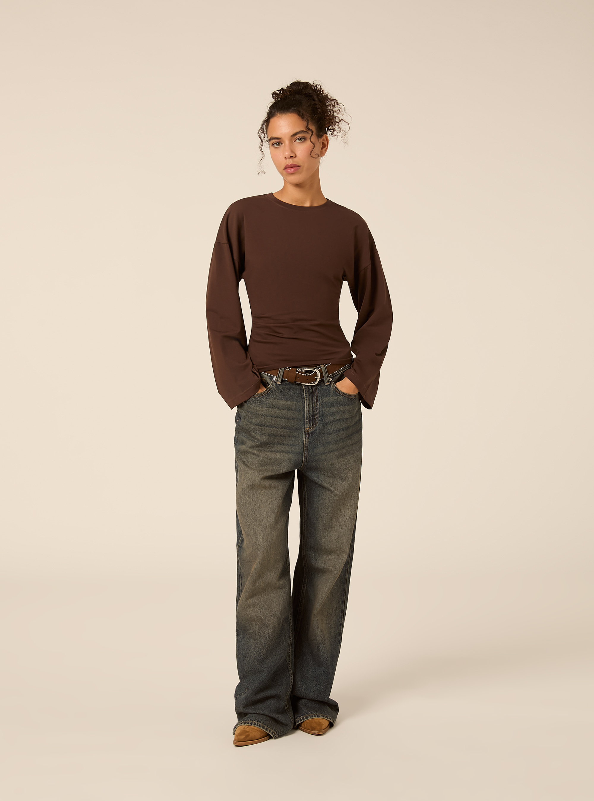 Flare sleeve top with side ruched detailing, BR1 BROWN DARK