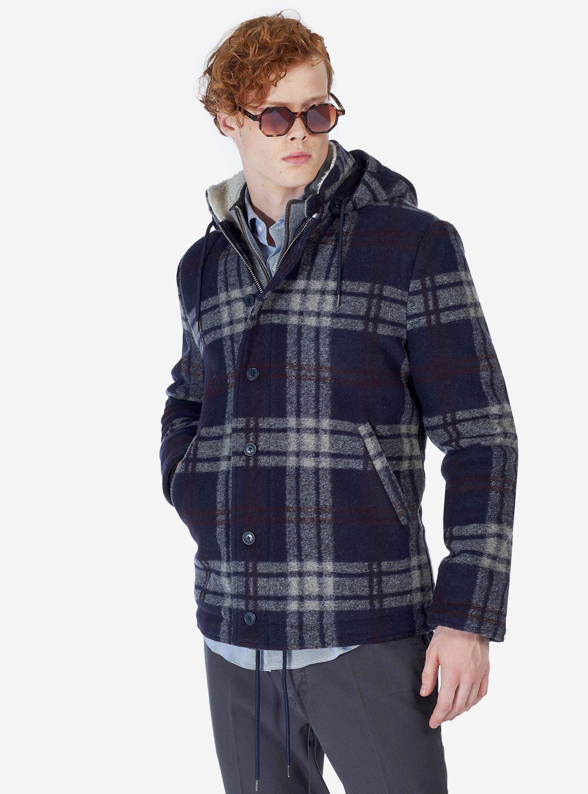 CAZADORA A CUADROS CON INTERIOR EN PIEL DE OVEJA, AZUL MARINO