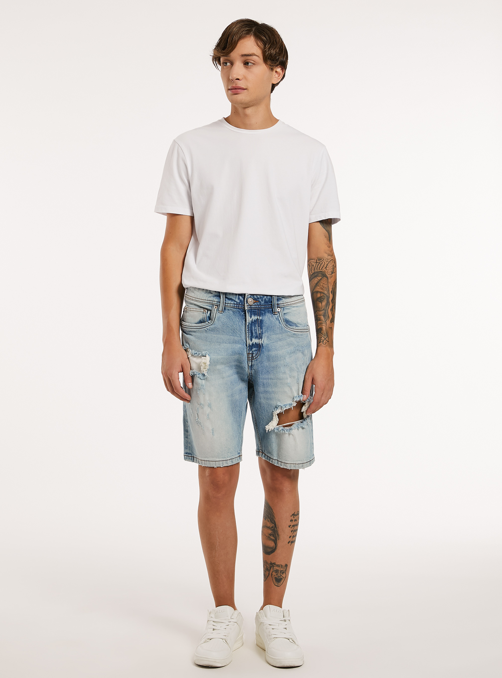 Bermuda in denim stretch slim fit con strappi, D008 SUPER LIGHT BLUE