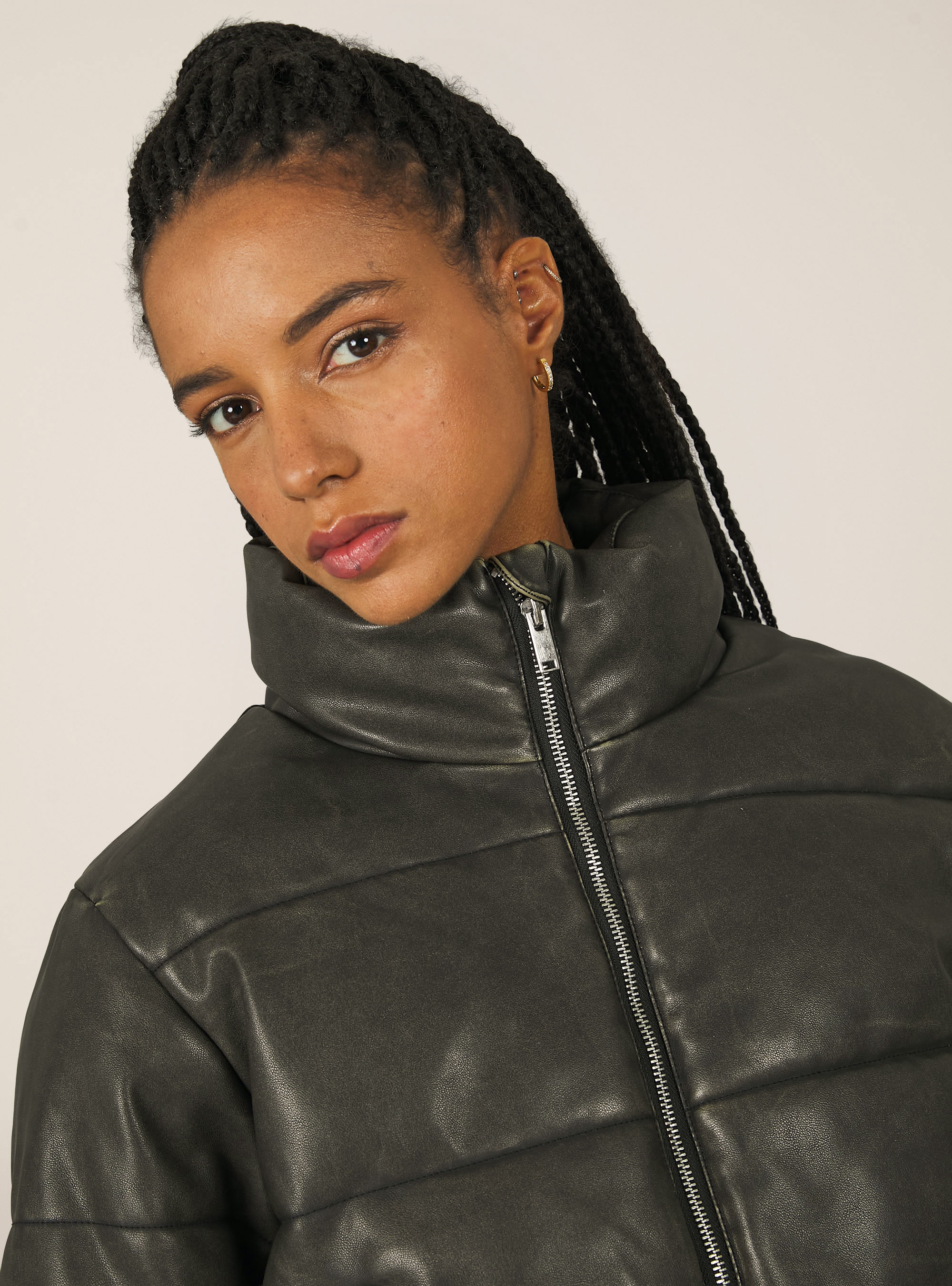 Cropped jacket with worn leather effect, BK1 BLACK