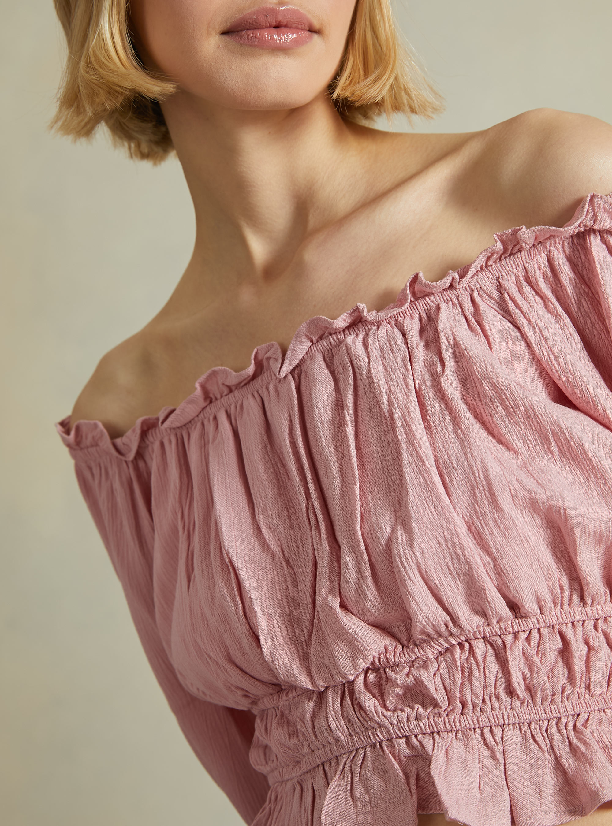 Cropped blouse with off the shoulder, PK2 PINK MEDIUM