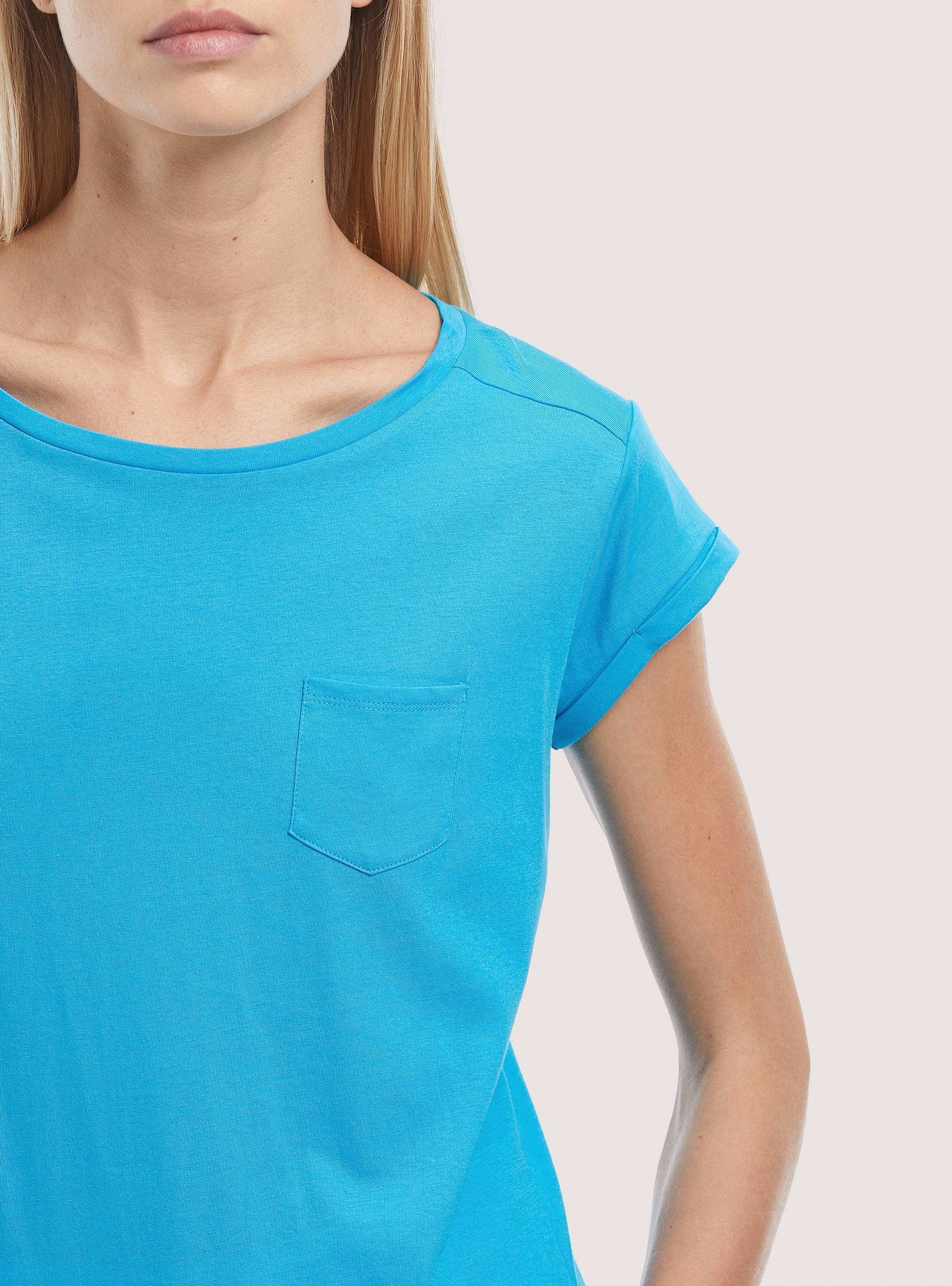 Maglietta basic in cotone con taschino, C2311 AZZURRE