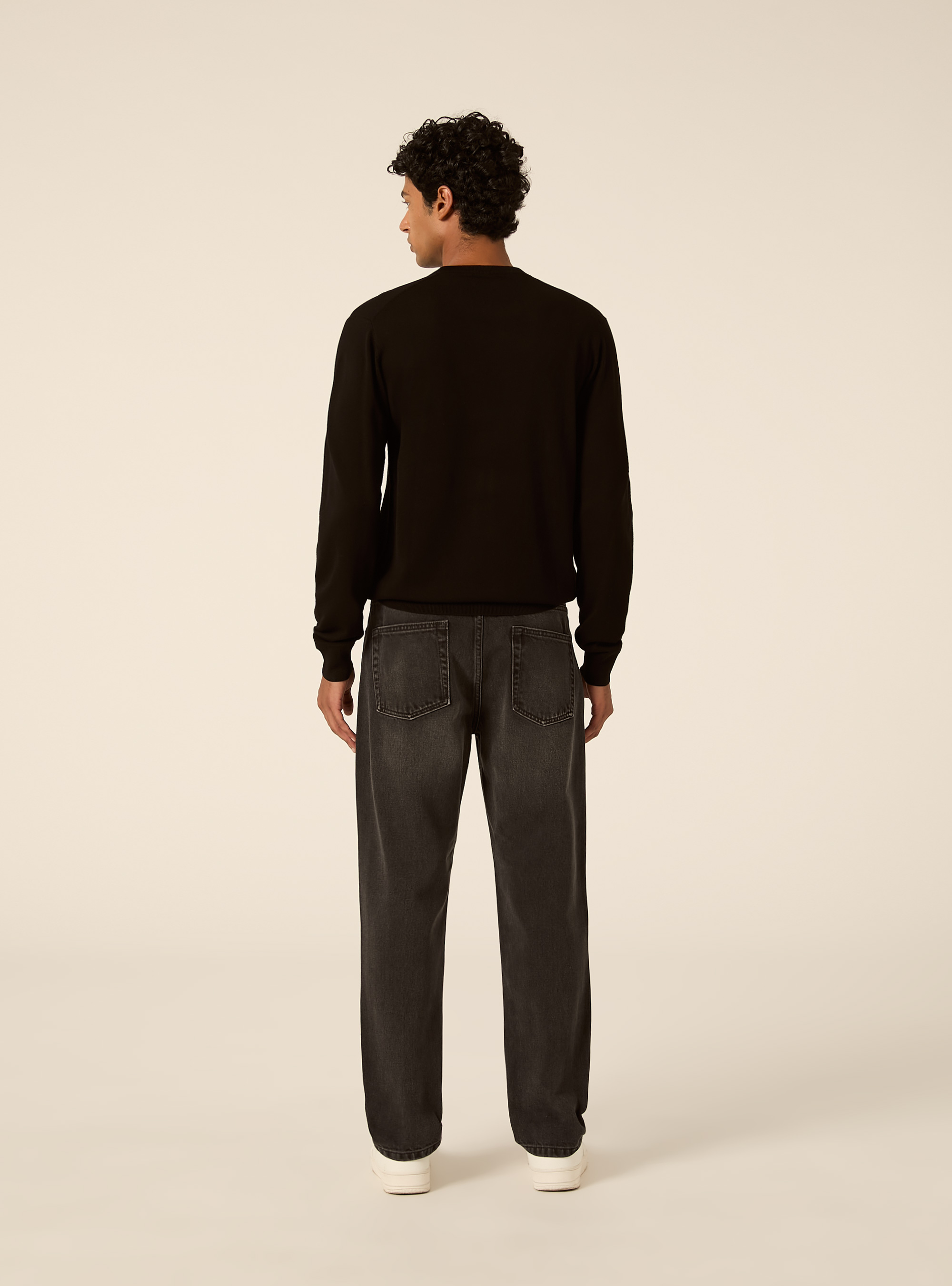 Pullover girocollo in viscosa, NERO