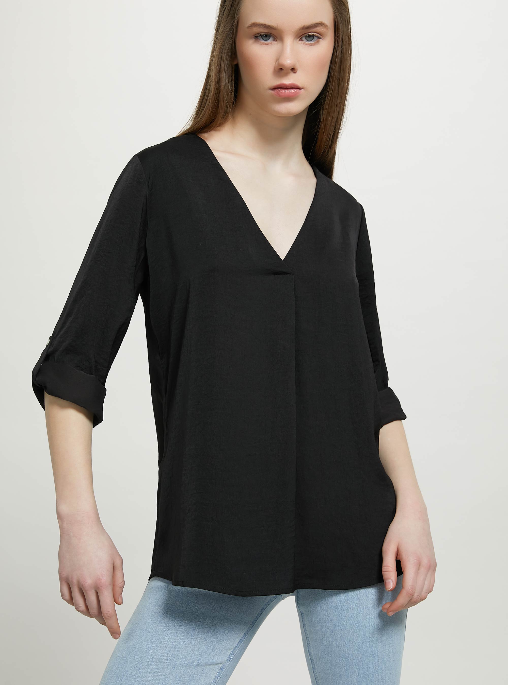 Plain-coloured blouse with neckline, BK1 BLACK