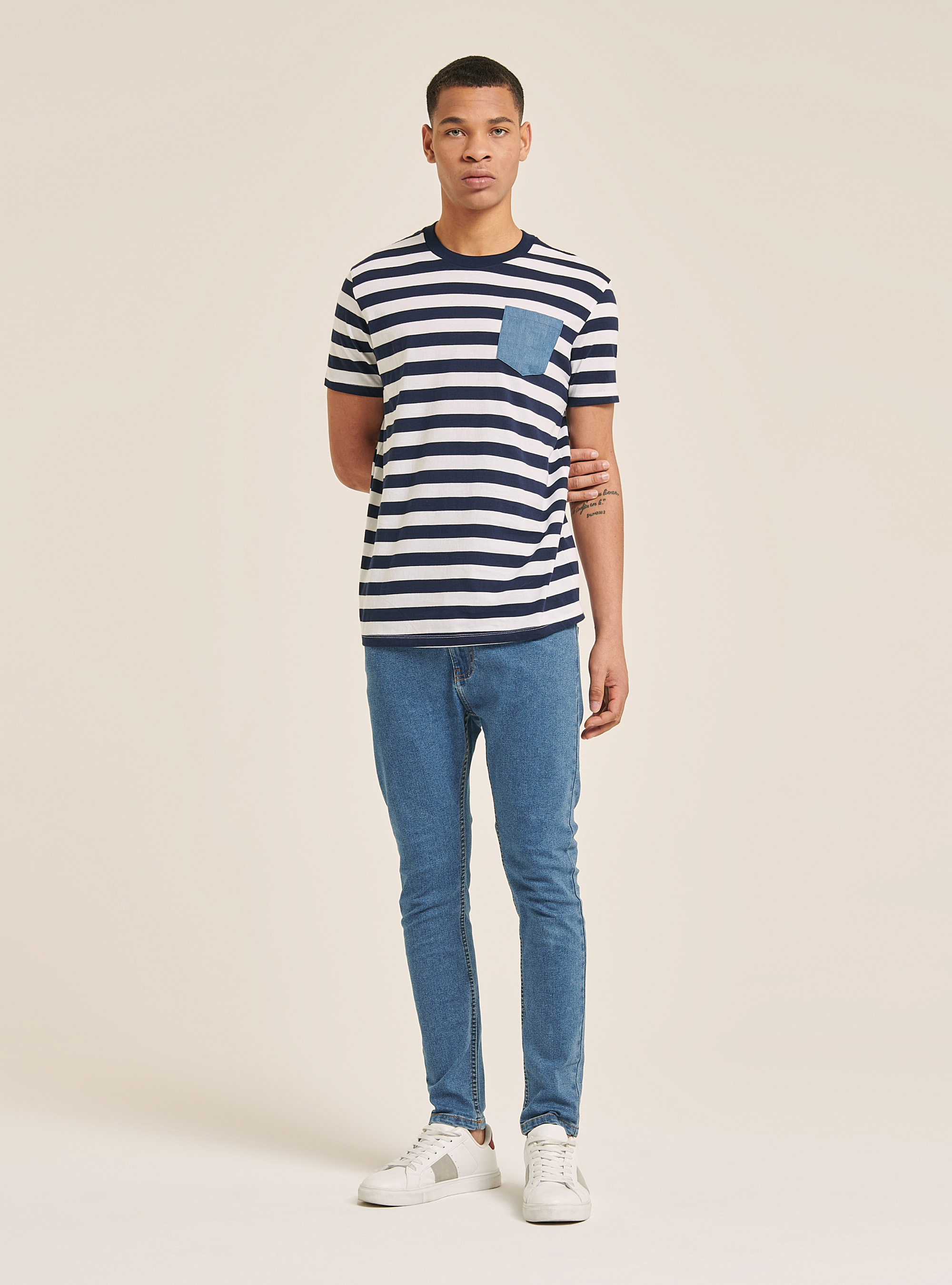 Camiseta de rayas con bolsillo denim, MULTICOLORE