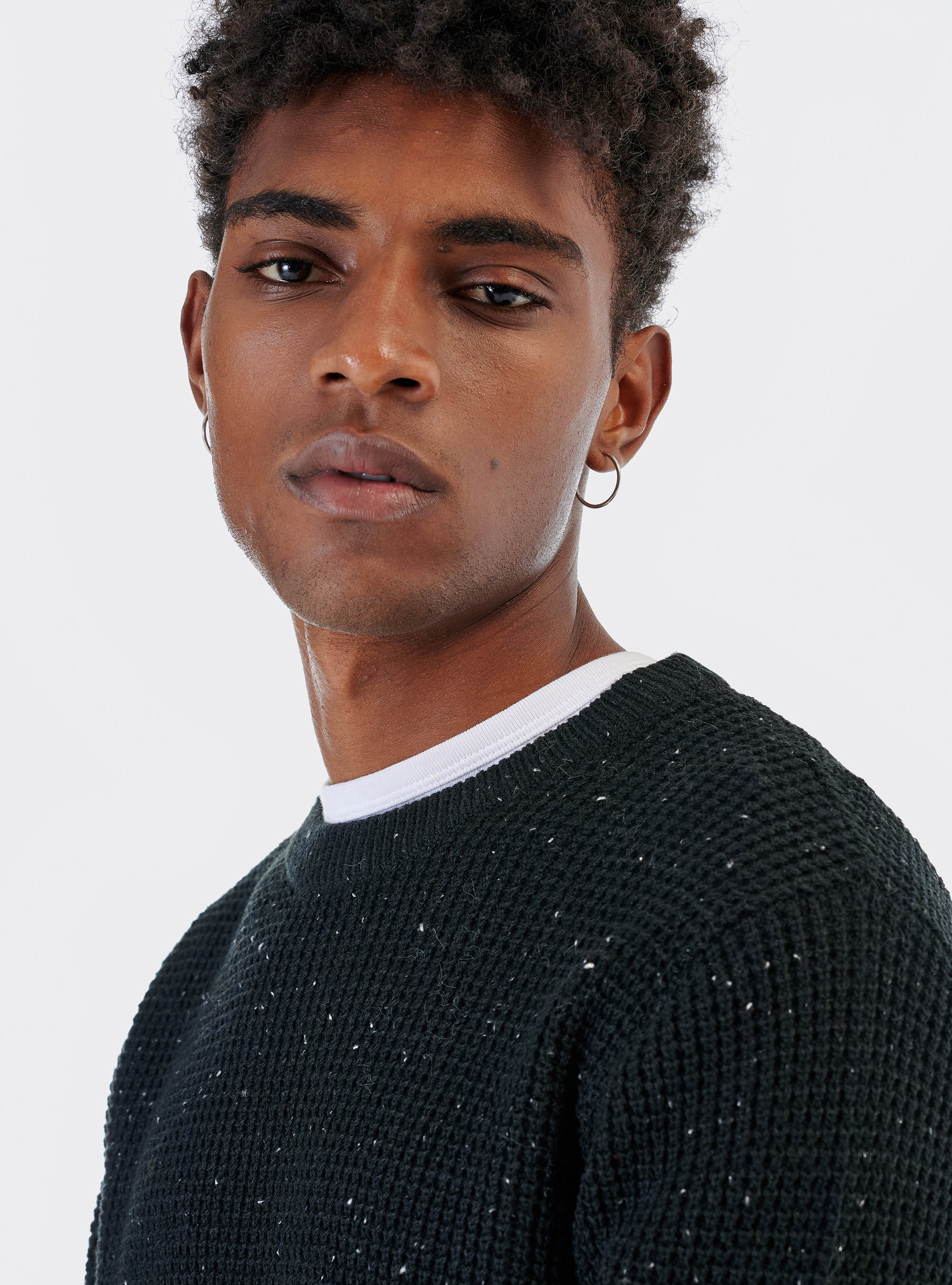 Round neckpullover with naps in wool blend, BLACK