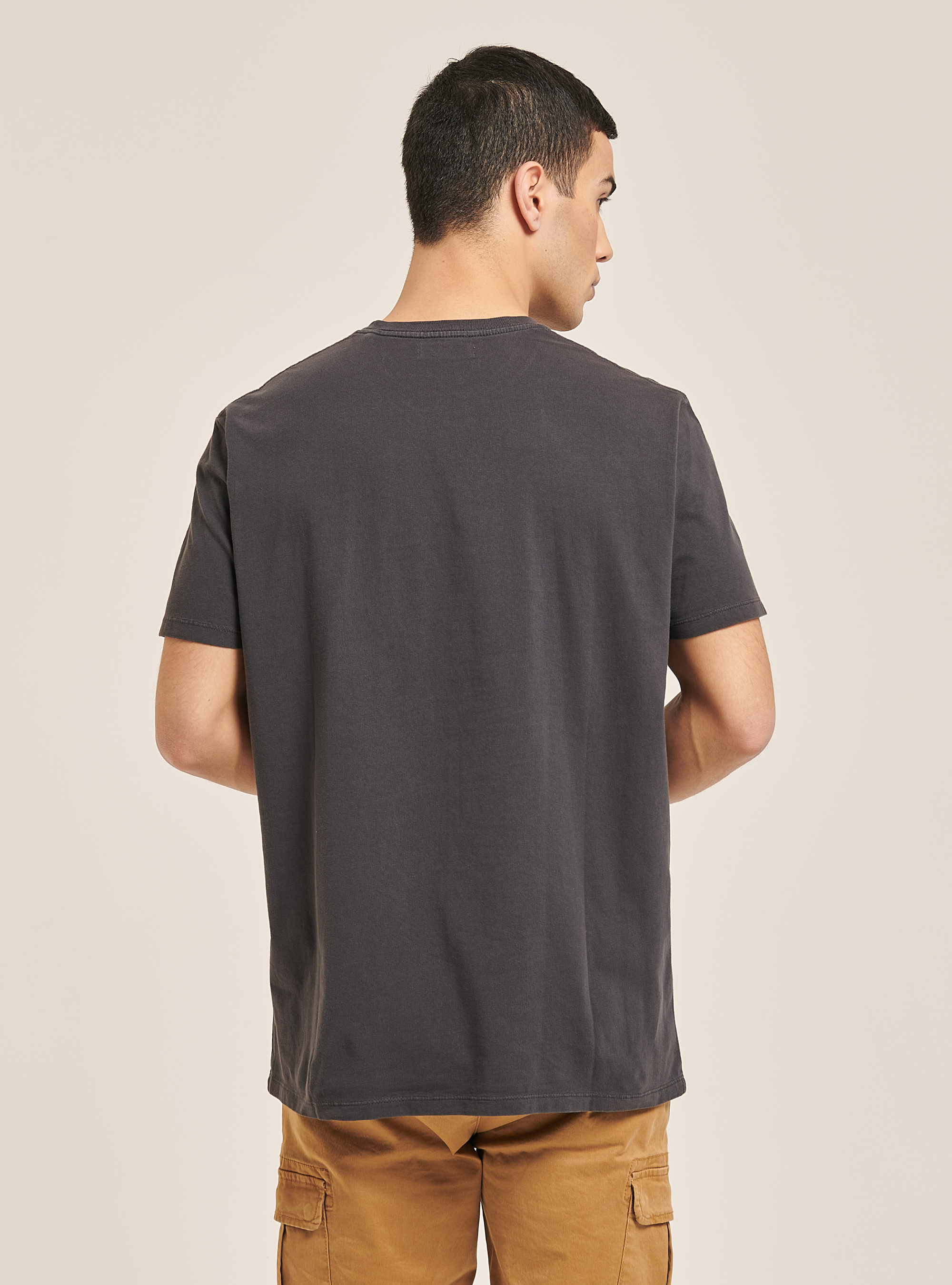 Camiseta b&aacute;sica de algod&oacute;n con bolsillo, NEGRO