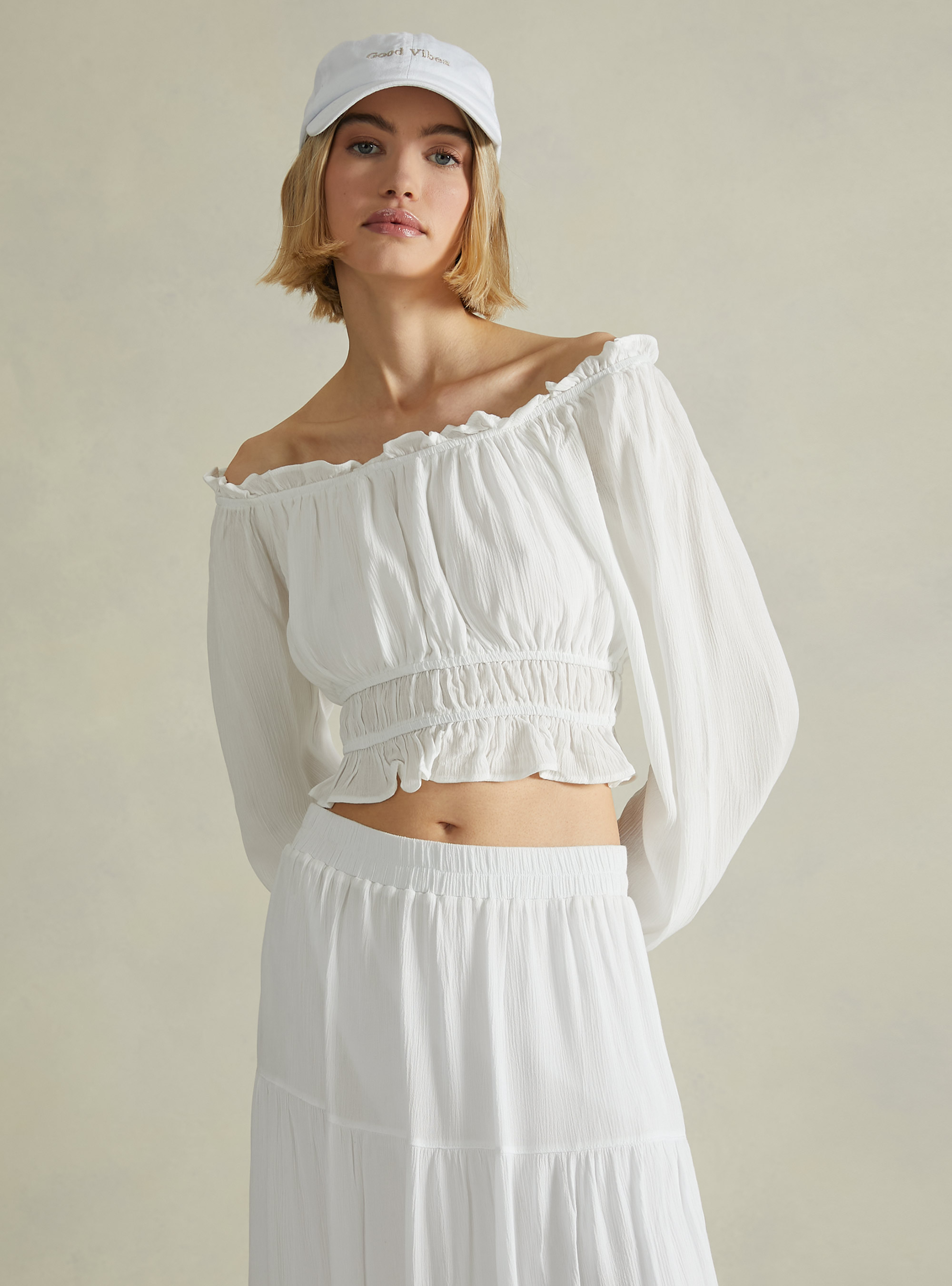 Cropped blouse with off the shoulder, WH1 OFF WHITE