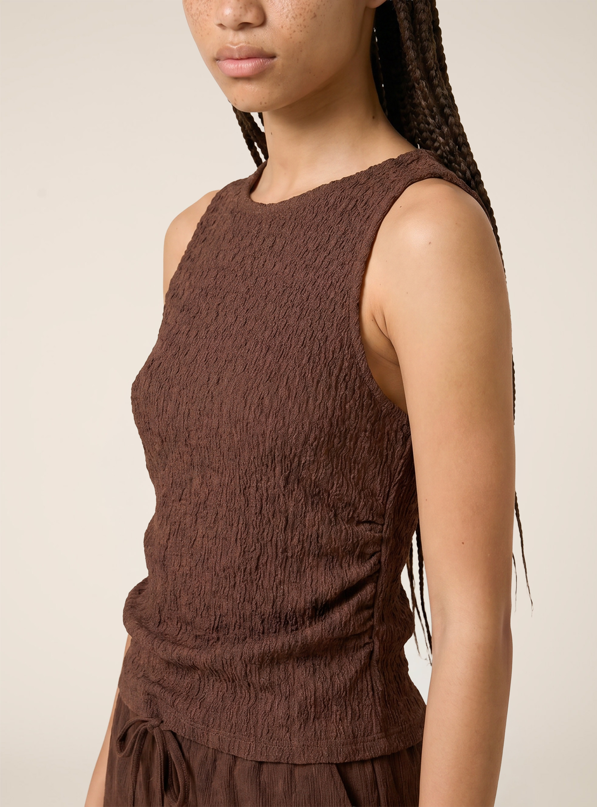 T-shirt maniche ad alette texturizzata, BR1 BROWN DARK