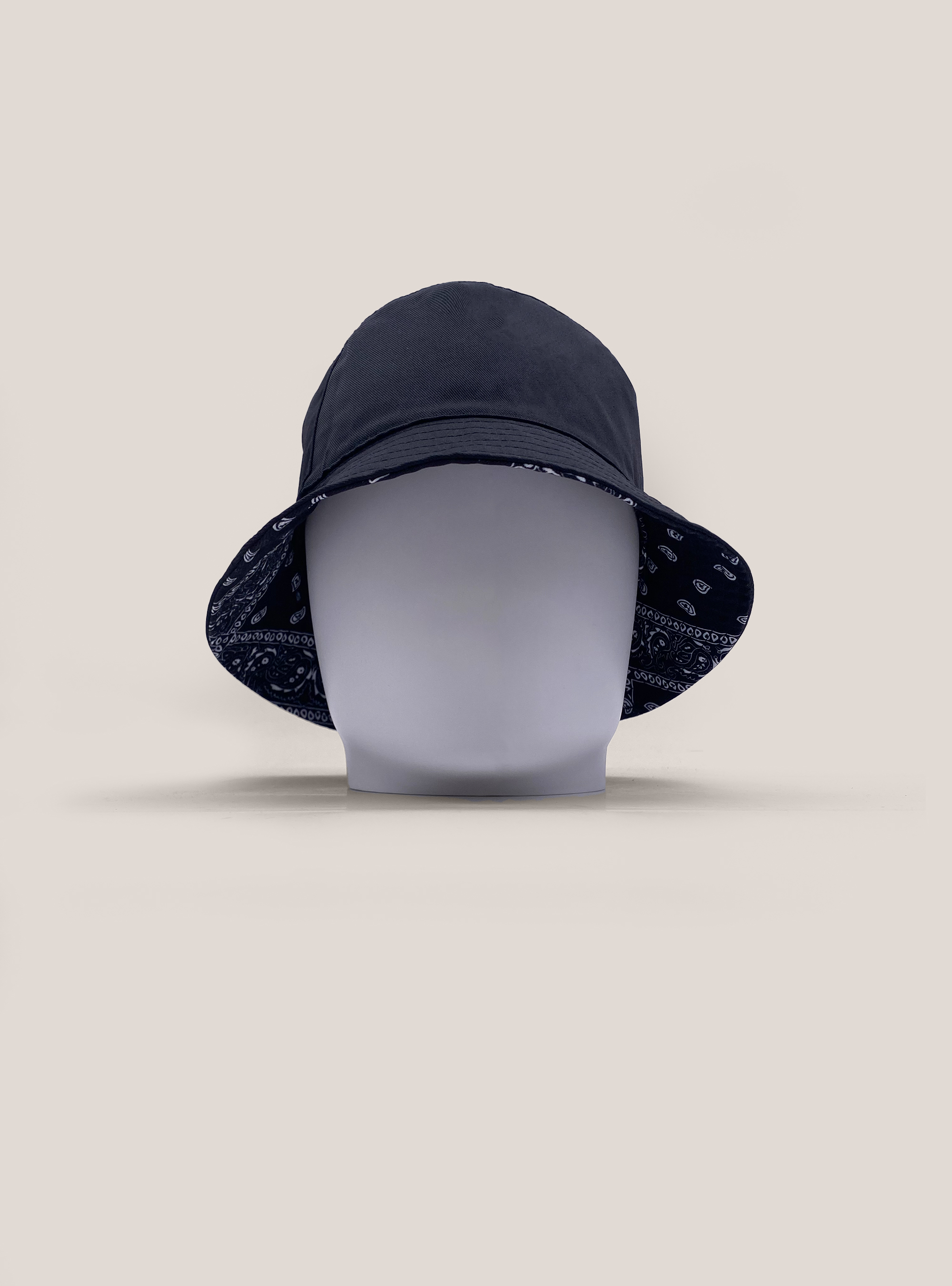 Cappello a secchiello con stampa paisley reversibile, C101 BLACK