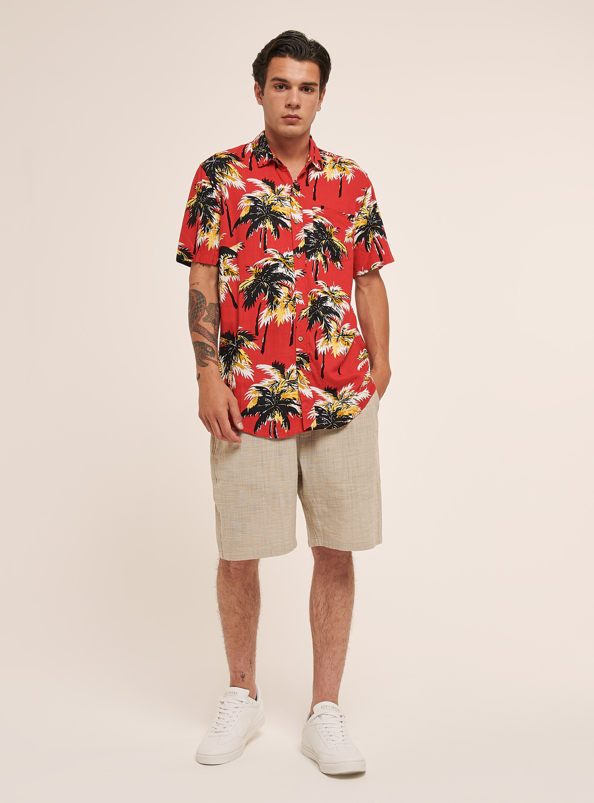 Camisa con bolsillo en el pecho y estampado tropical, PALME