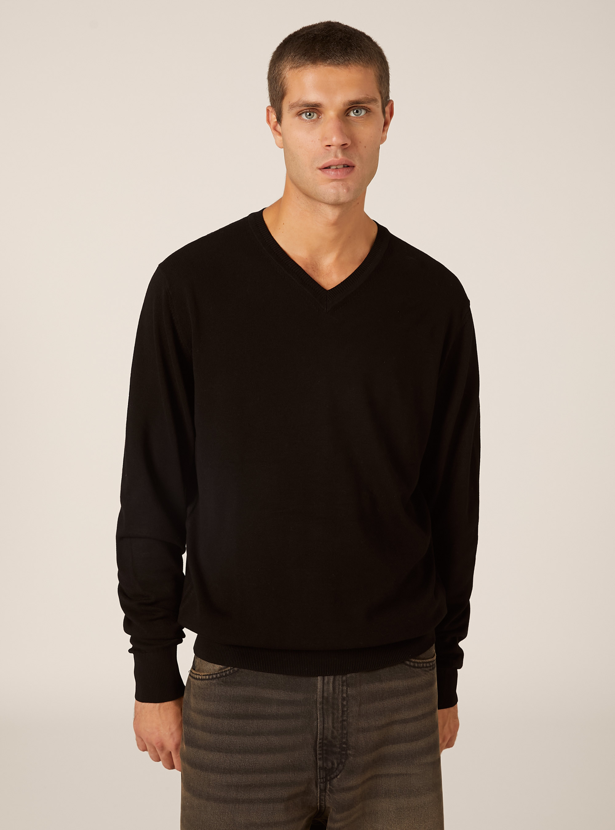 Pullover con scollo a V in viscosa Ecovero, BK1 BLACK