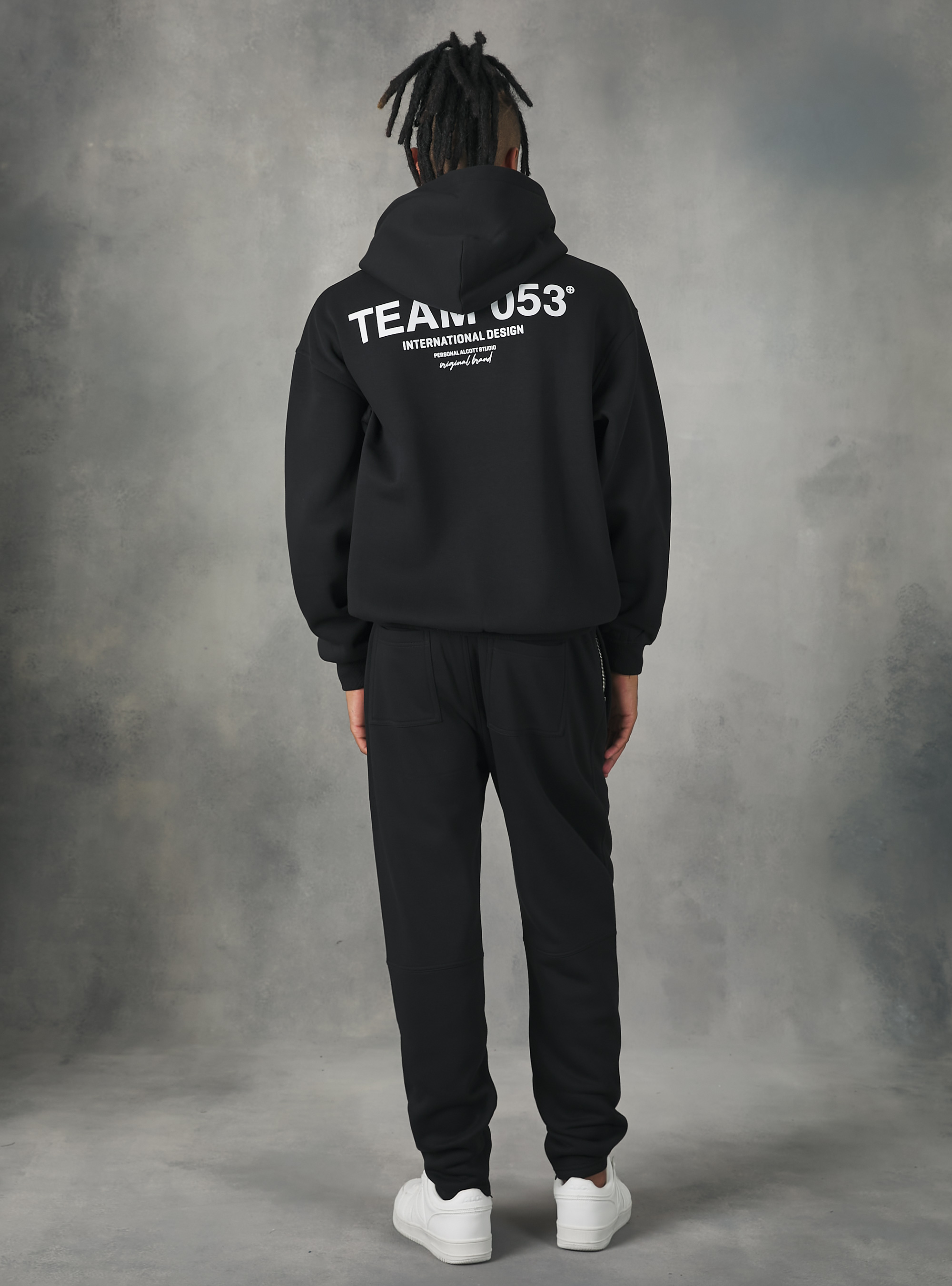 Jogger trousers with Team 053 print, BK1 BLACK