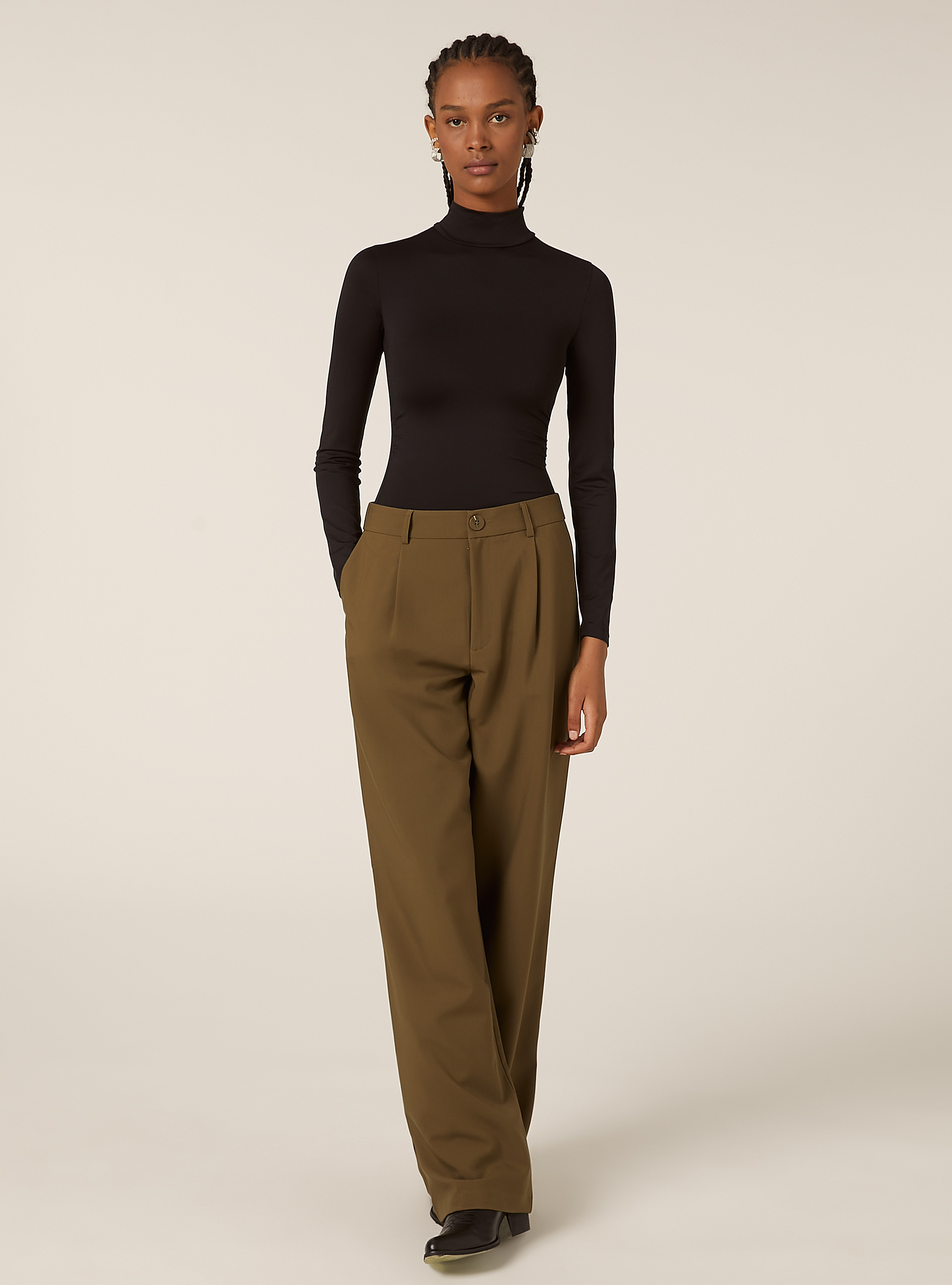 Tailored trousers with pleats, KY2 KAKY MEDIUM