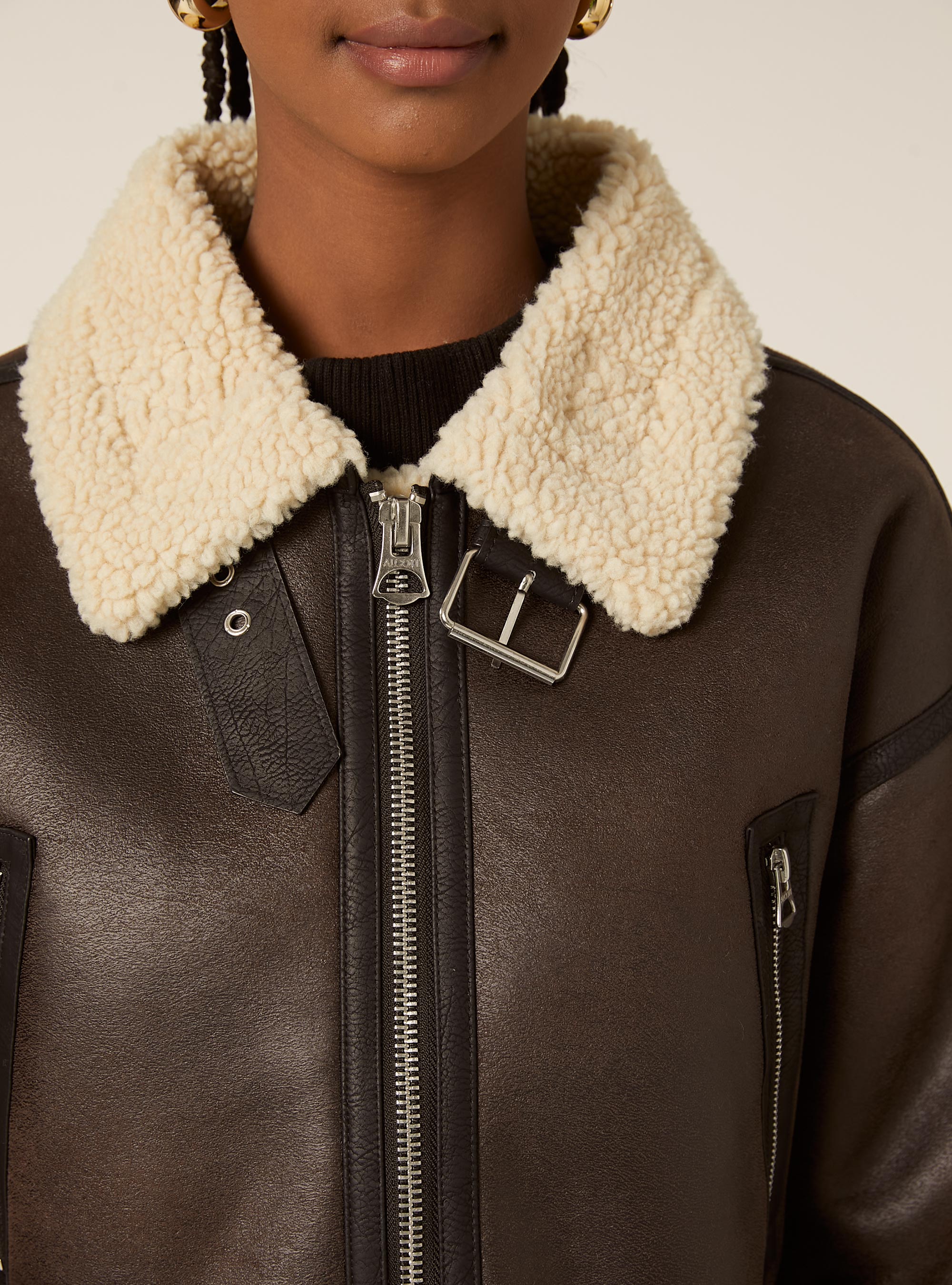 Giubbotto montone effetto pelle, BR1 BROWN DARK