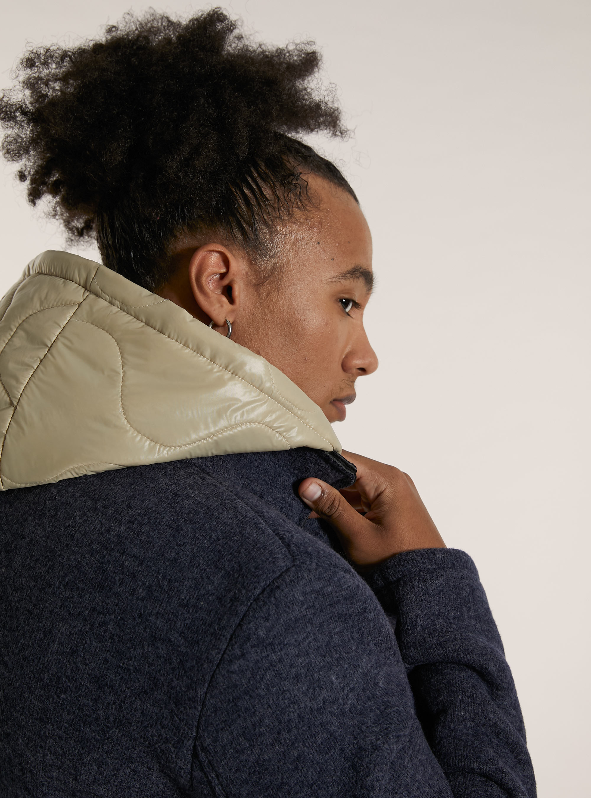 Cappotto doppiopetto con cappuccio trapuntato, NA1 NAVY DARK