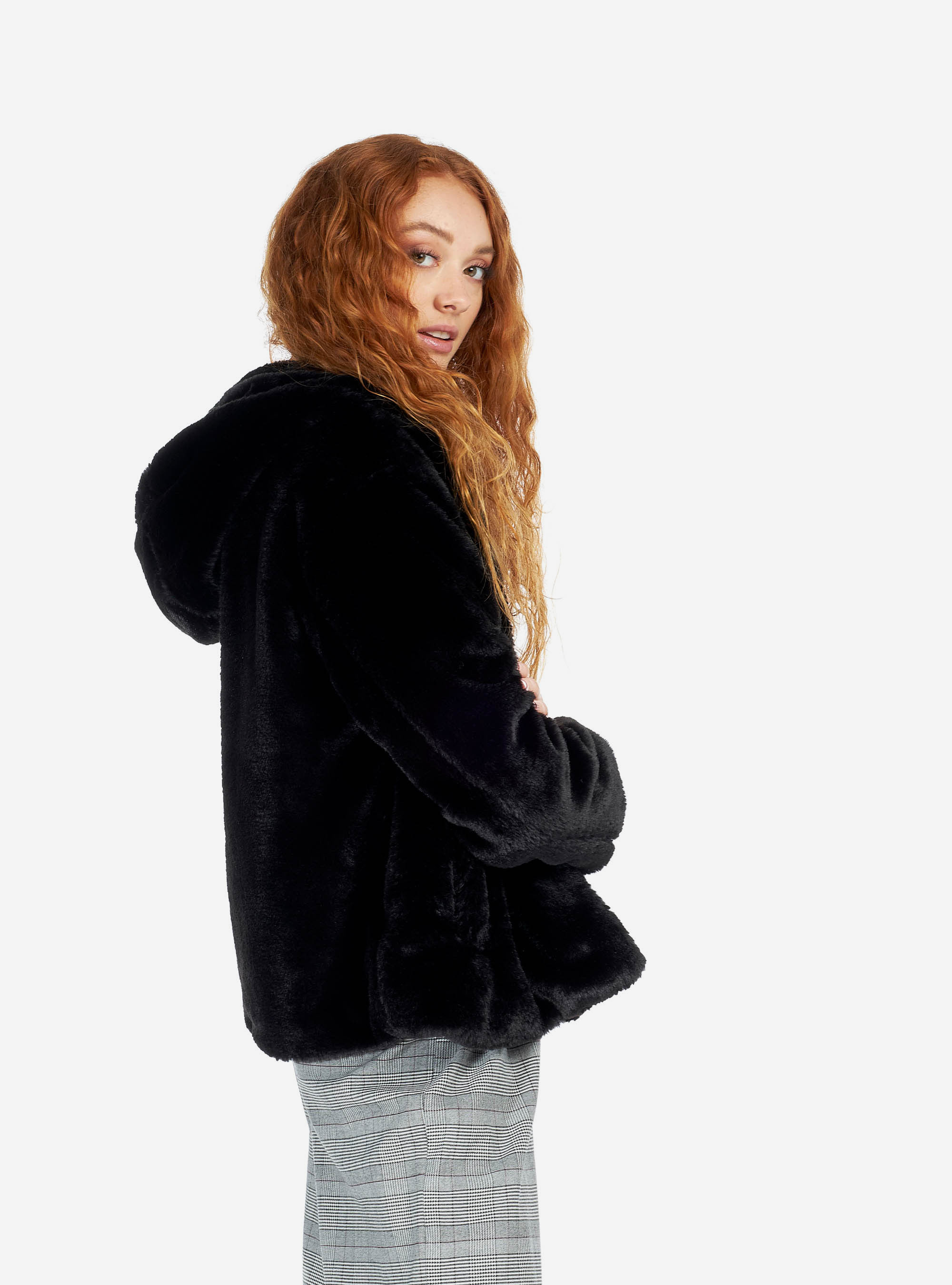 Manteau court en fausse fourrure avec capuche, C101 BLACK