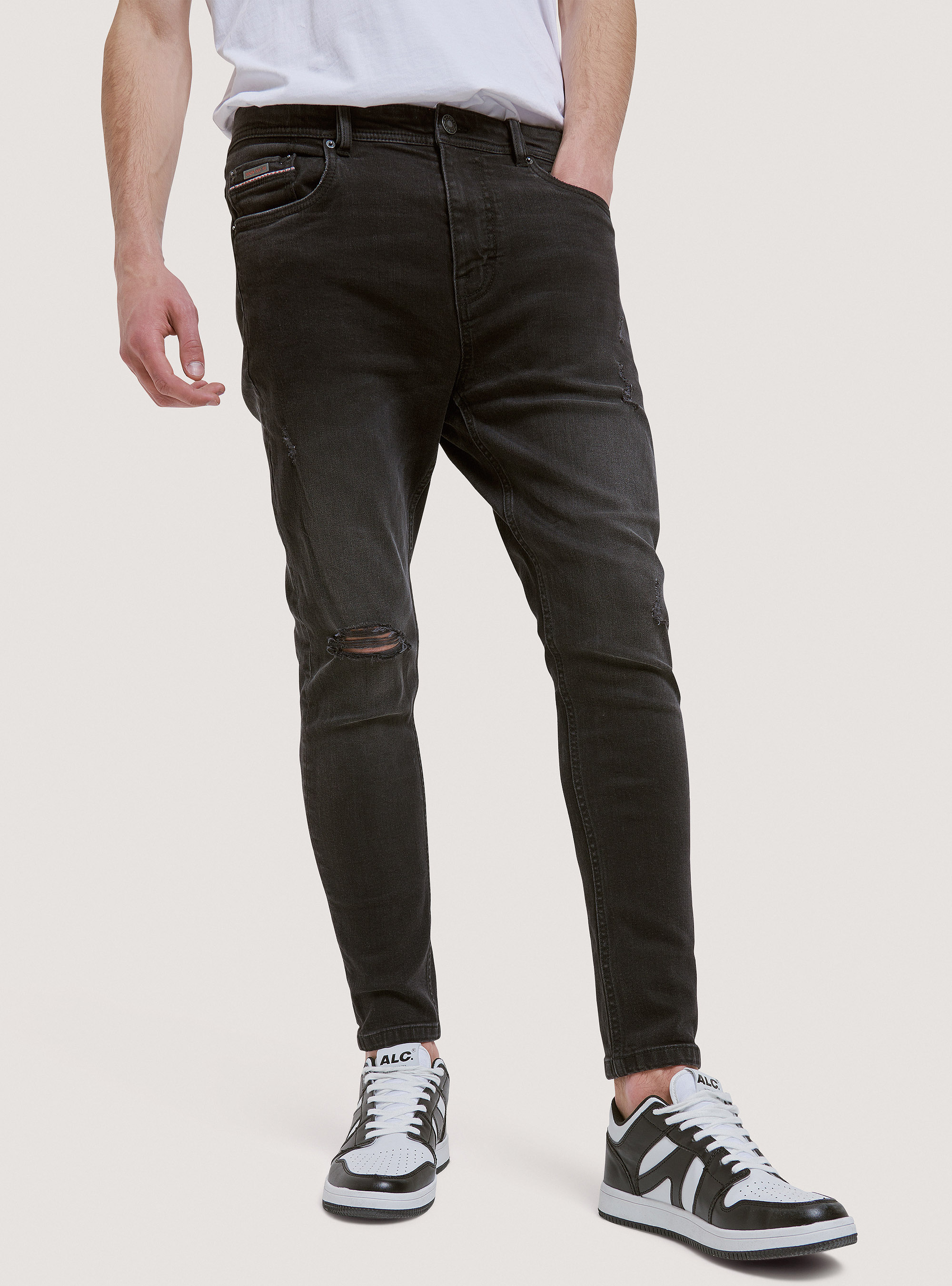 Pantalones denim carrot fit