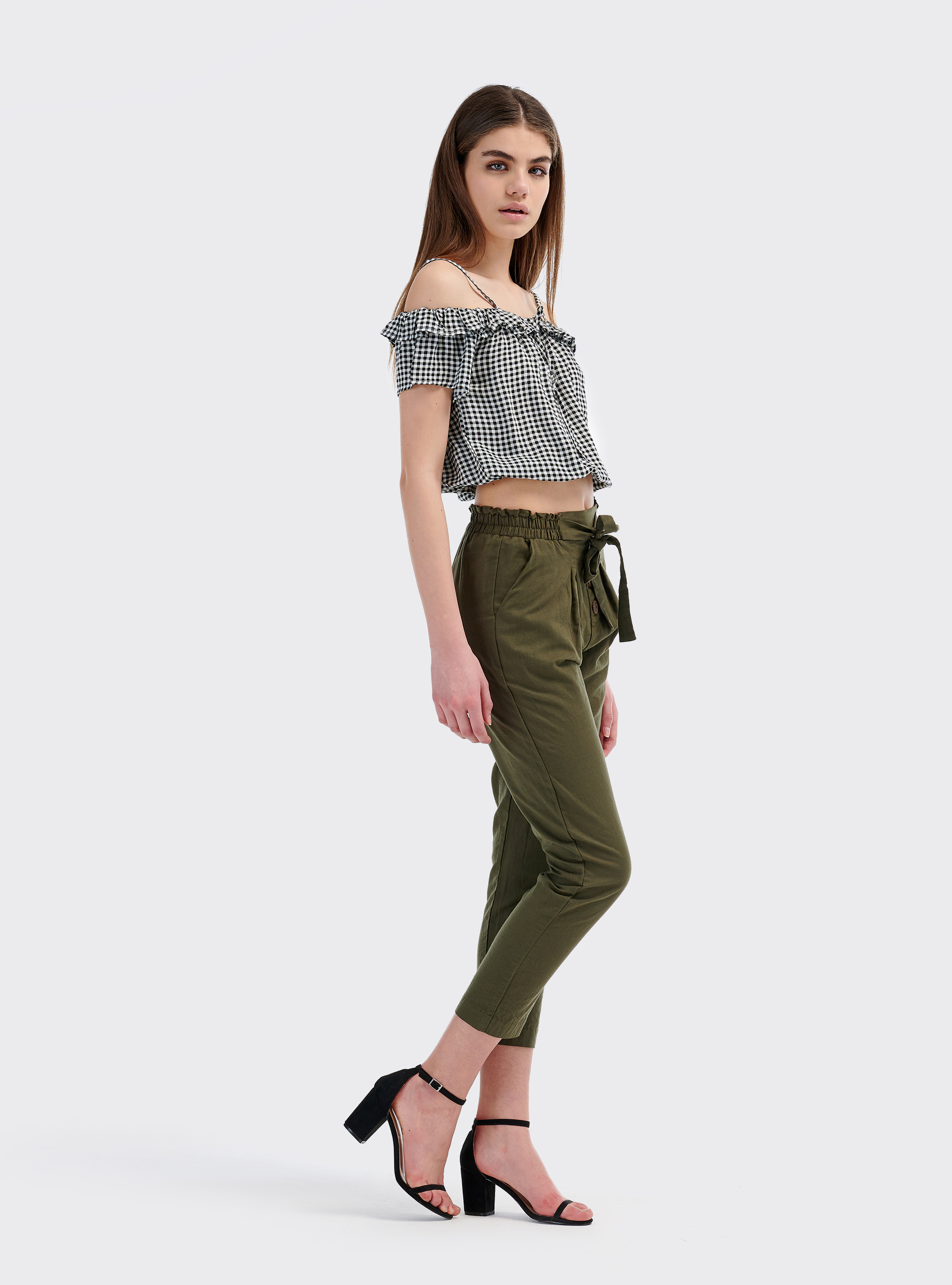 Sandali effetto camoscio con tacco largo, NERO