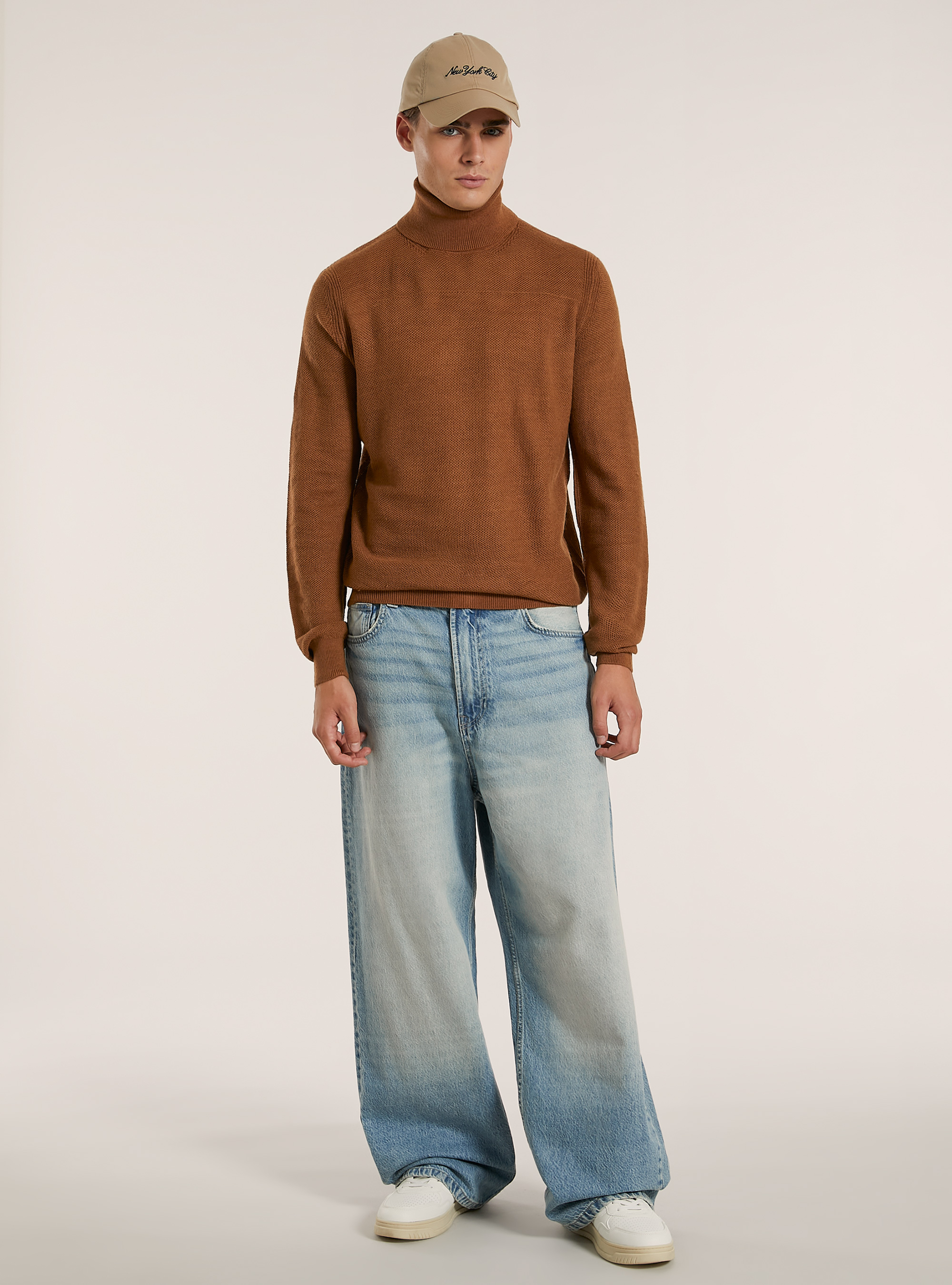 Pull à col roulé avec texture à points de riz, C5528 CAMEL