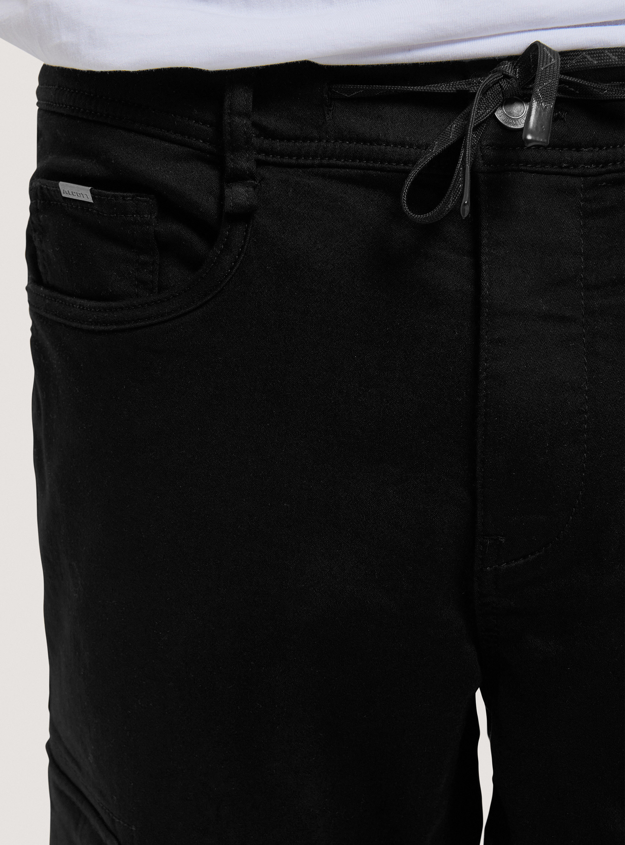 Cargo trousers with drawstring and chain, BLACK