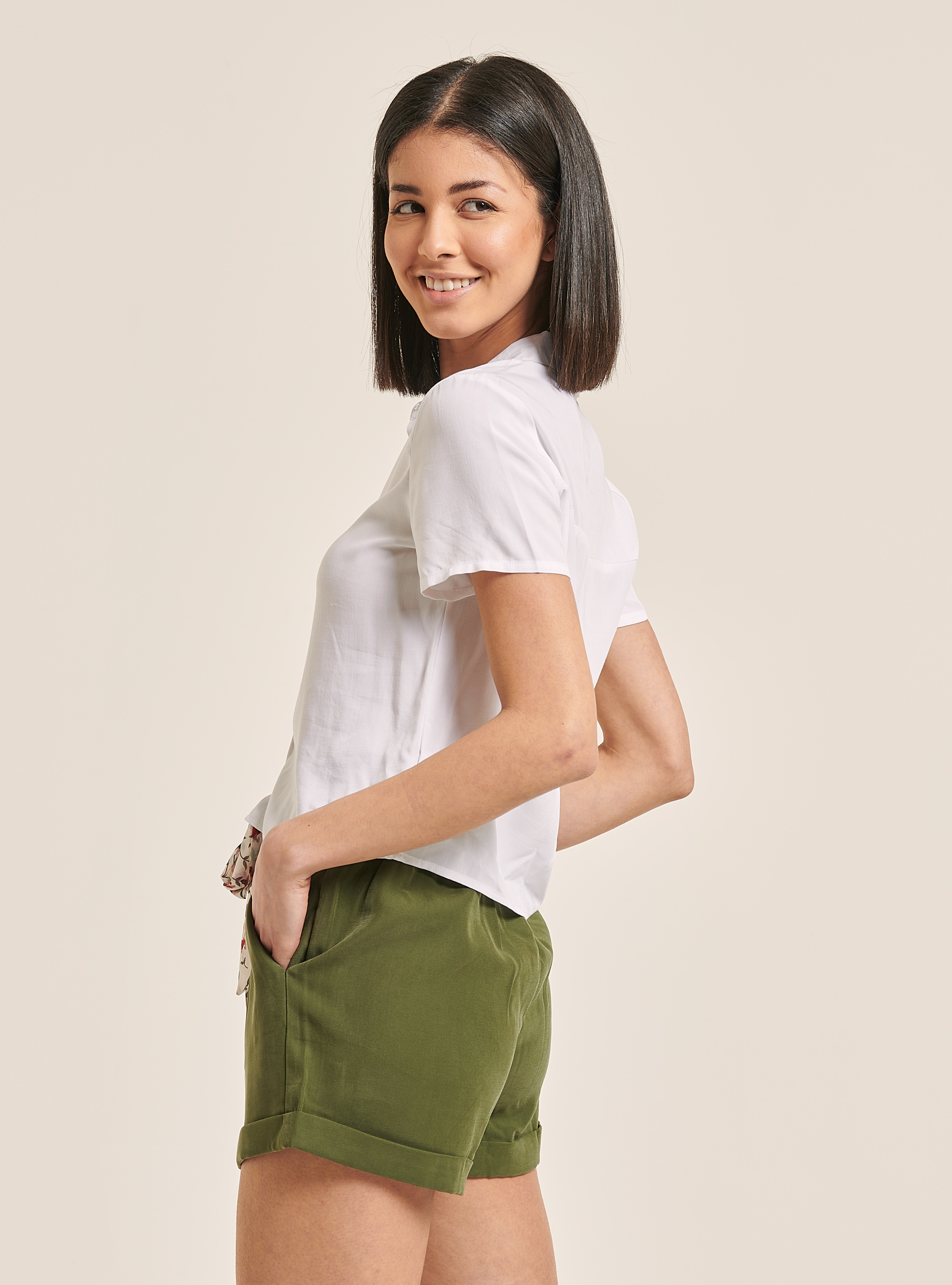 Cropped shirt with breast pocket, WH3 WHITE