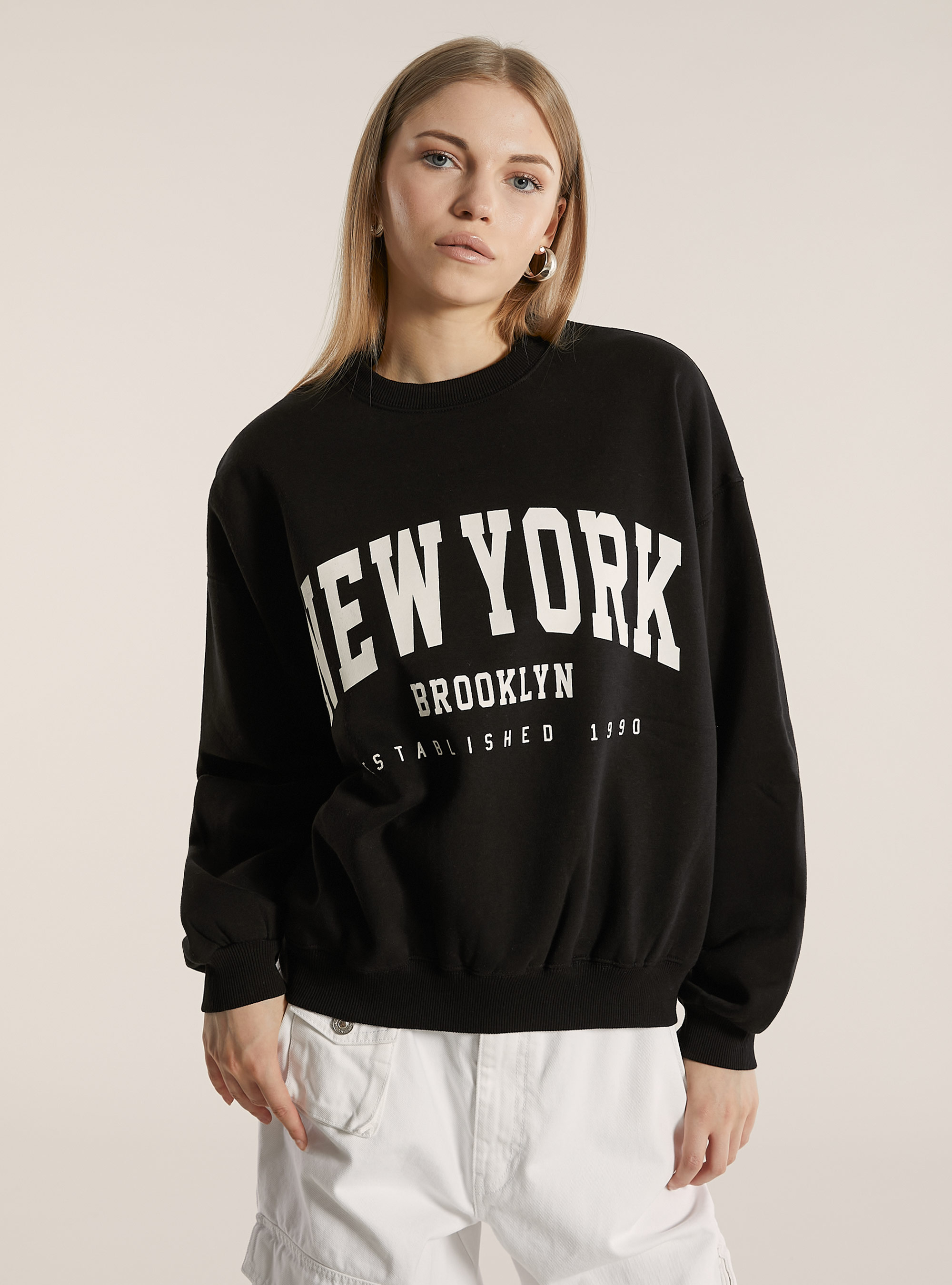 Oversized sweatshirt with print, BK1 BLACK
