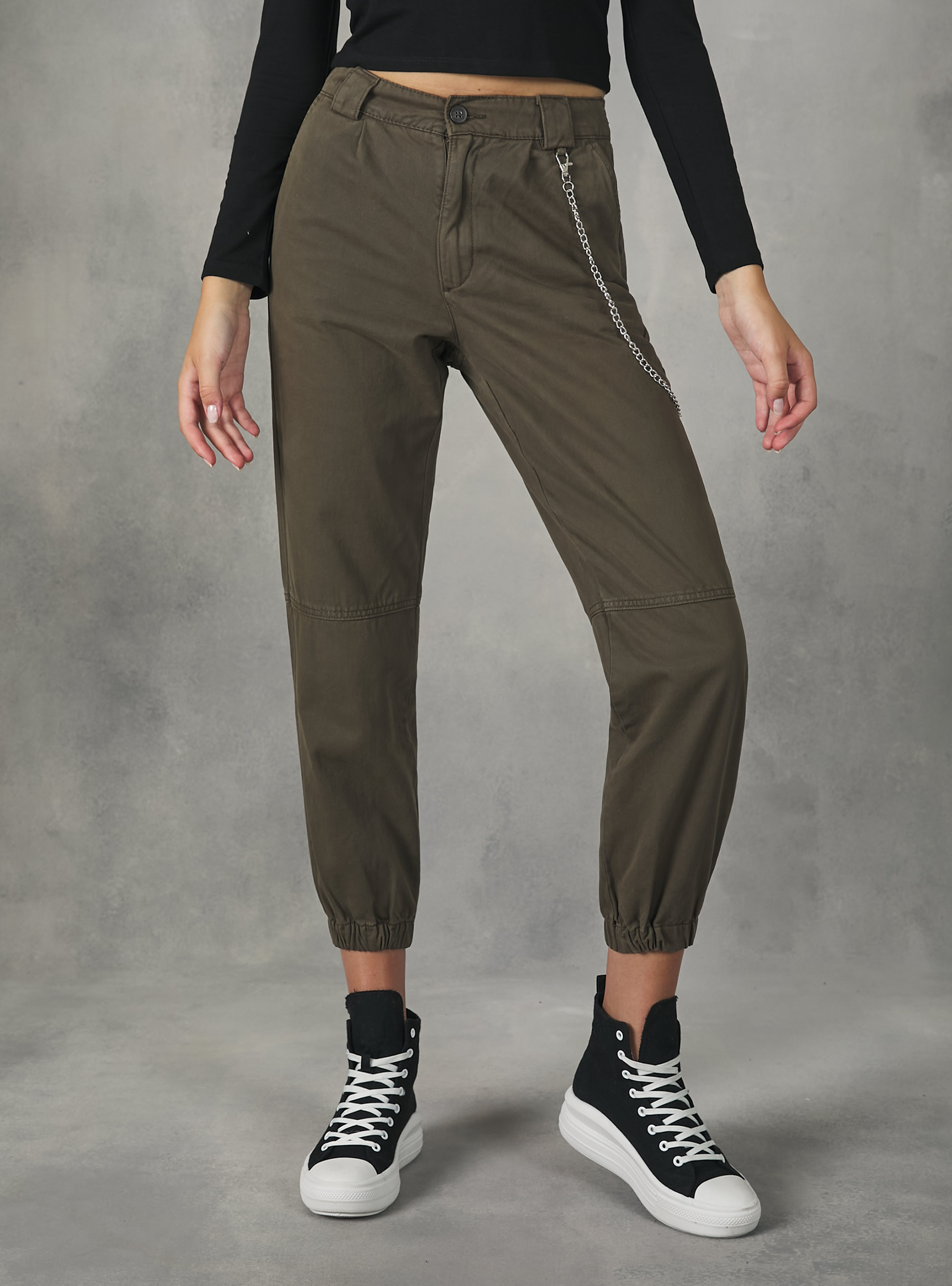 Jogger trousers with chain, KY1 KAKY DARK