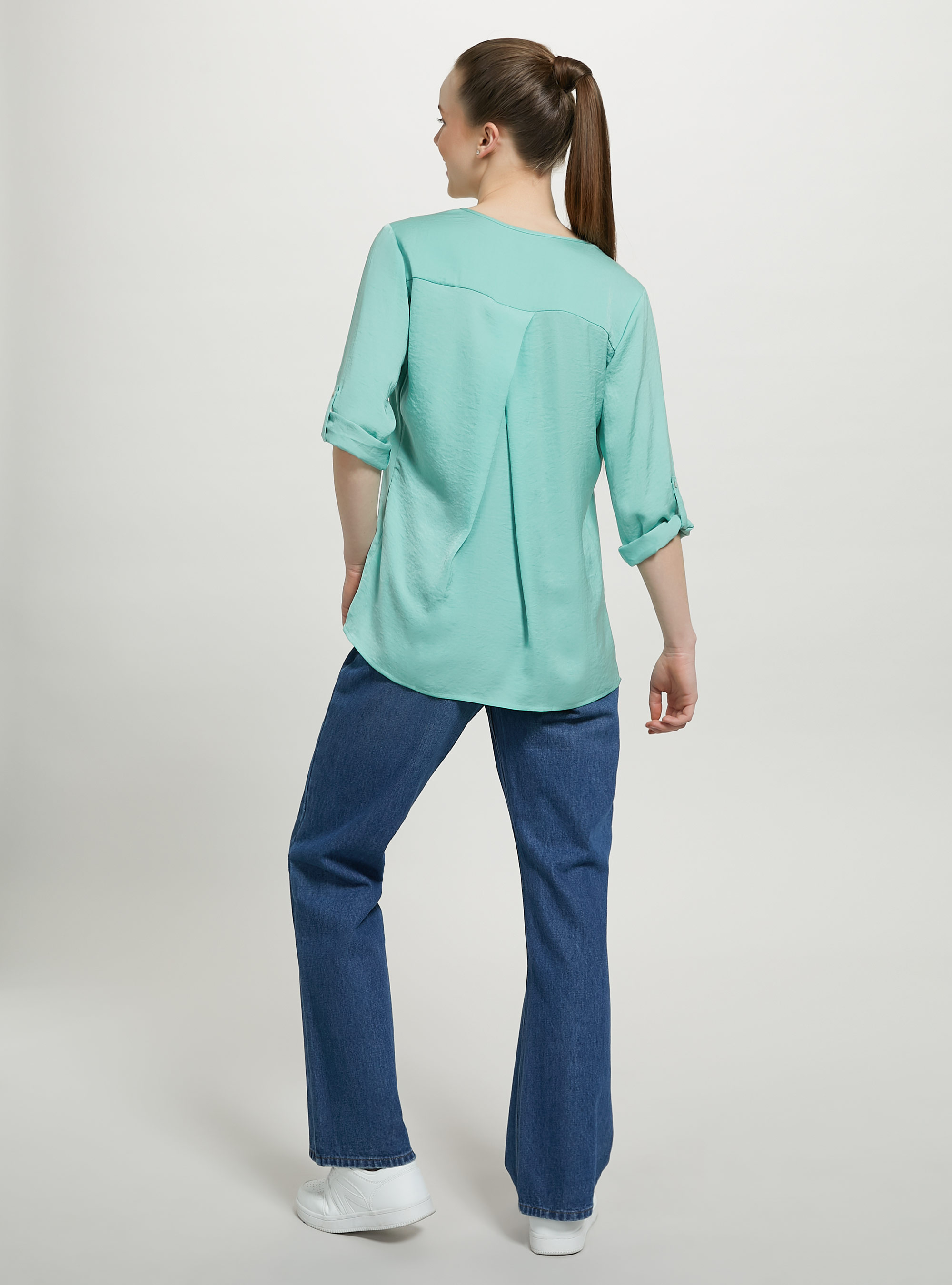 Plain-coloured blouse with neckline, GA3 AQUA GREEN LIGHT