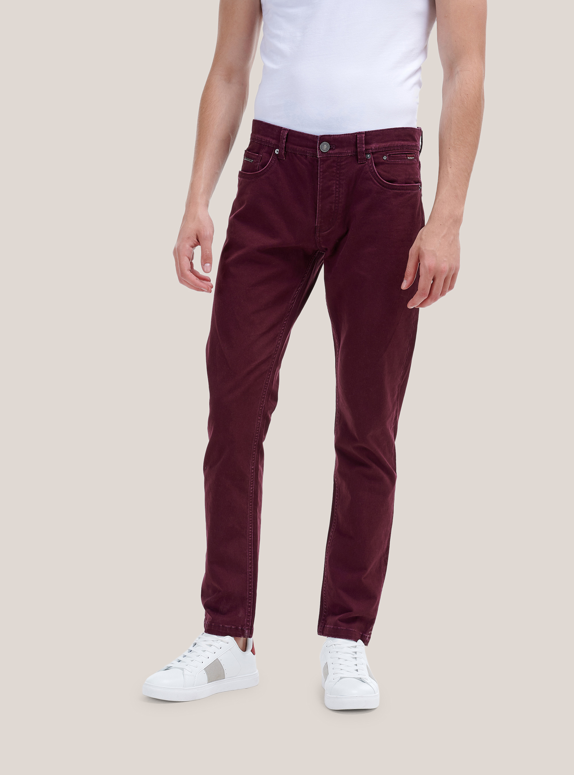 Röhrenhose aus recycelter Baumwolle, C509 WINE